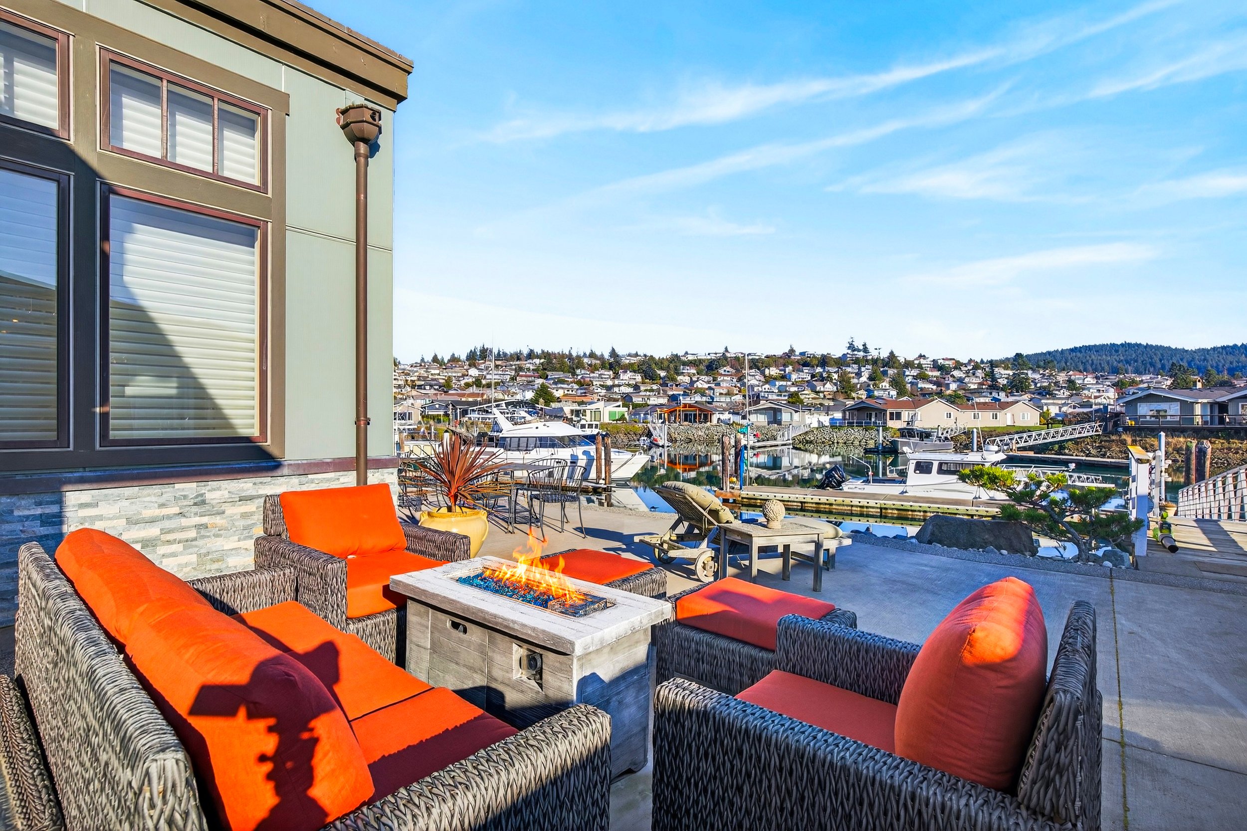 1911 Bay Place-4.jpg