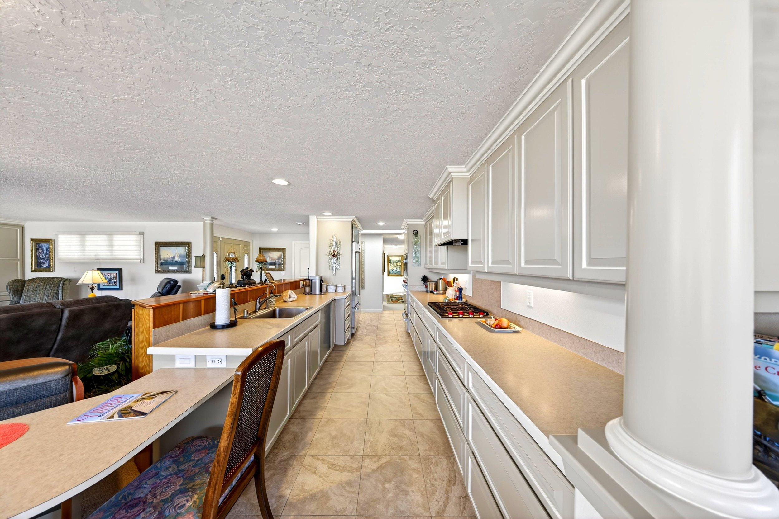 1911 Bay Place-40.jpg