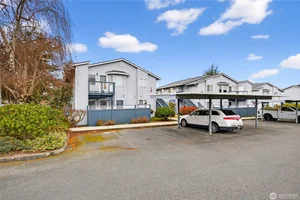 Oak Harbor Neighborhoods: How Micro-Location Impacts Price