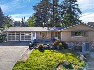 Why Buyers Trust Team Kelli Lang for Oak Harbor Location Expertise