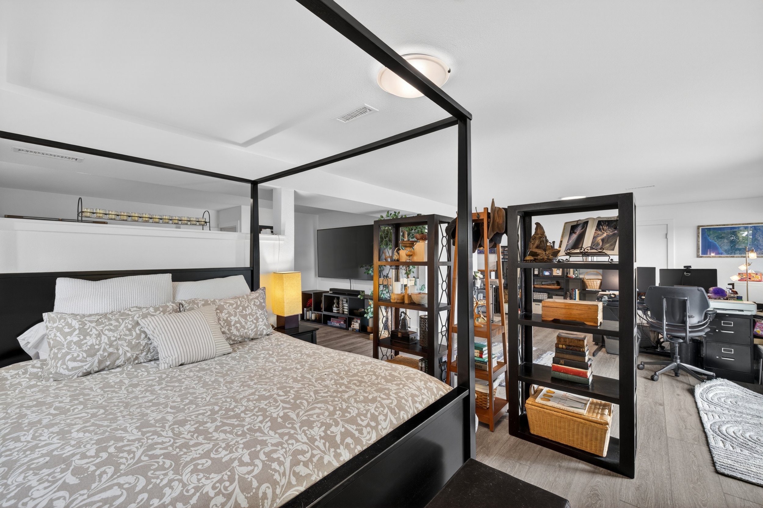 4708 Queen Ann Way-82.jpg