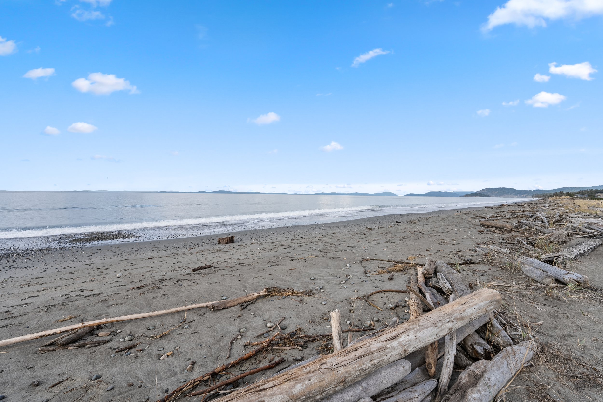 4689 Surfcrest Dr DSC02088.jpg
