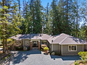 Dewey Beach, Anacortes WA - Quiet Waterfront Living Near Deception Pass