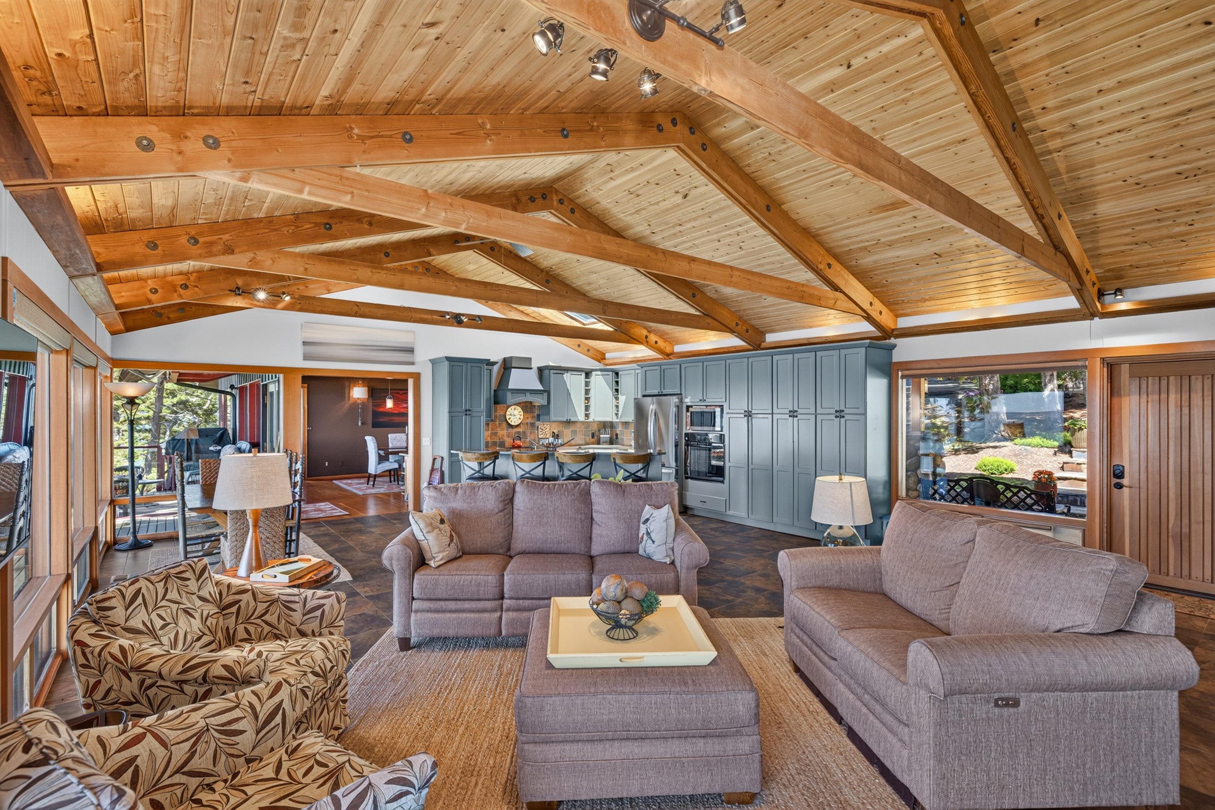 14122 Ervine Rd-17.jpg