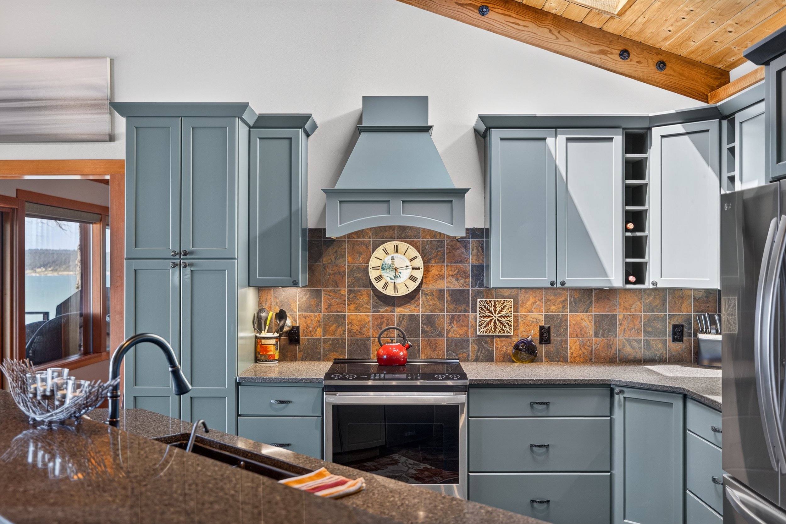 14122 Ervine Rd-25.jpg