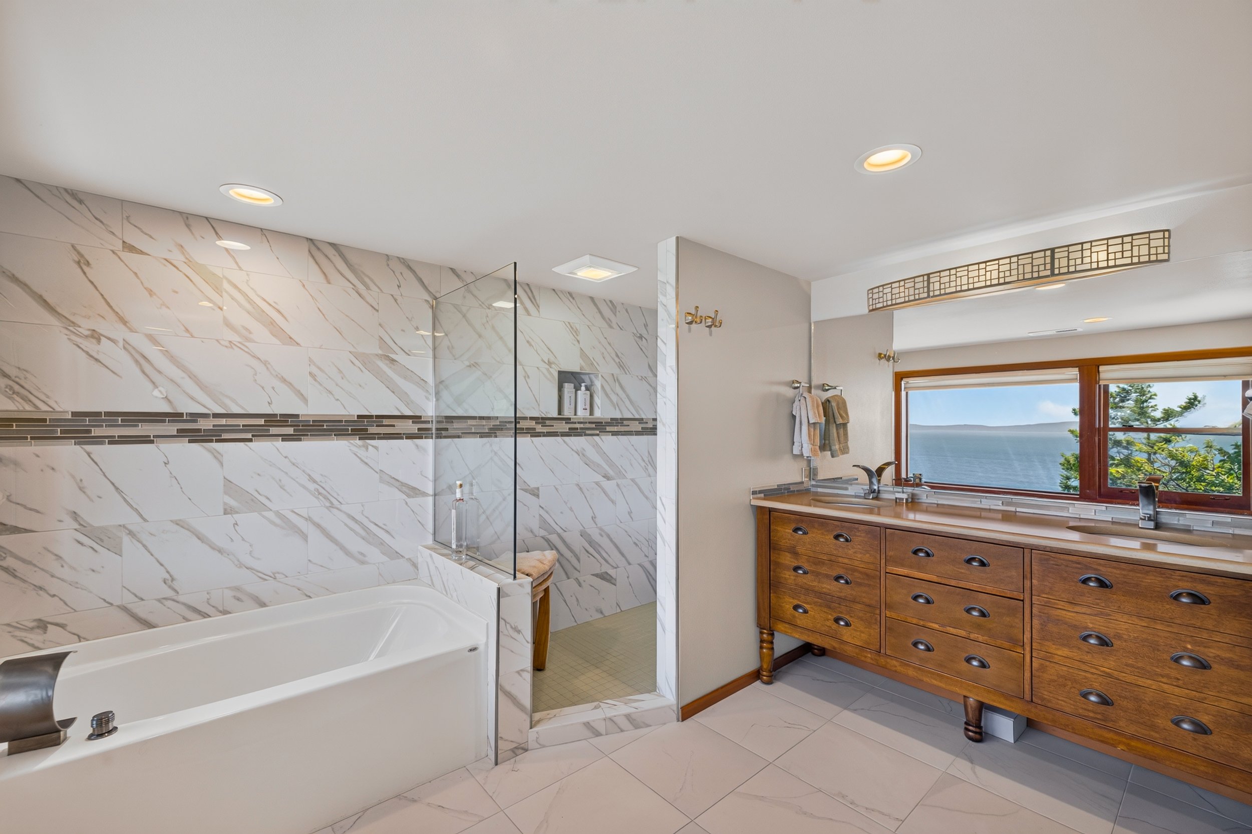14122 Ervine Rd-39.jpg