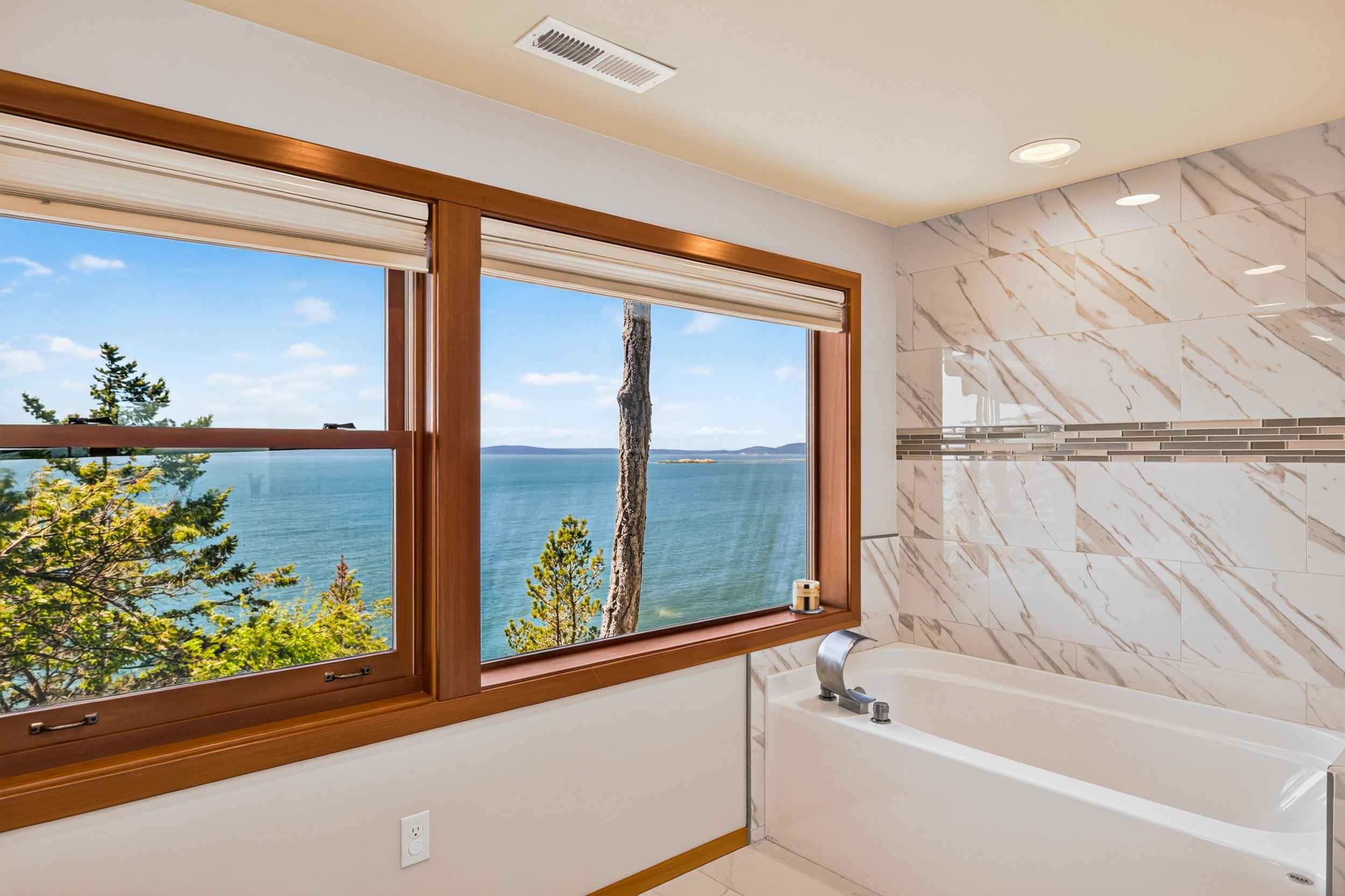 14122 Ervine Rd-43.jpg