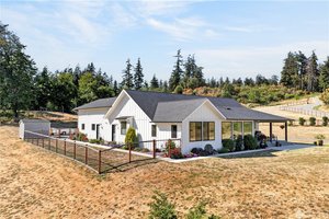 Why Smart Buyers Prioritize Location Before Buying in Oak Harbor