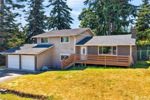 How Location Influences Buyer Interest in Oak Harbor Homes