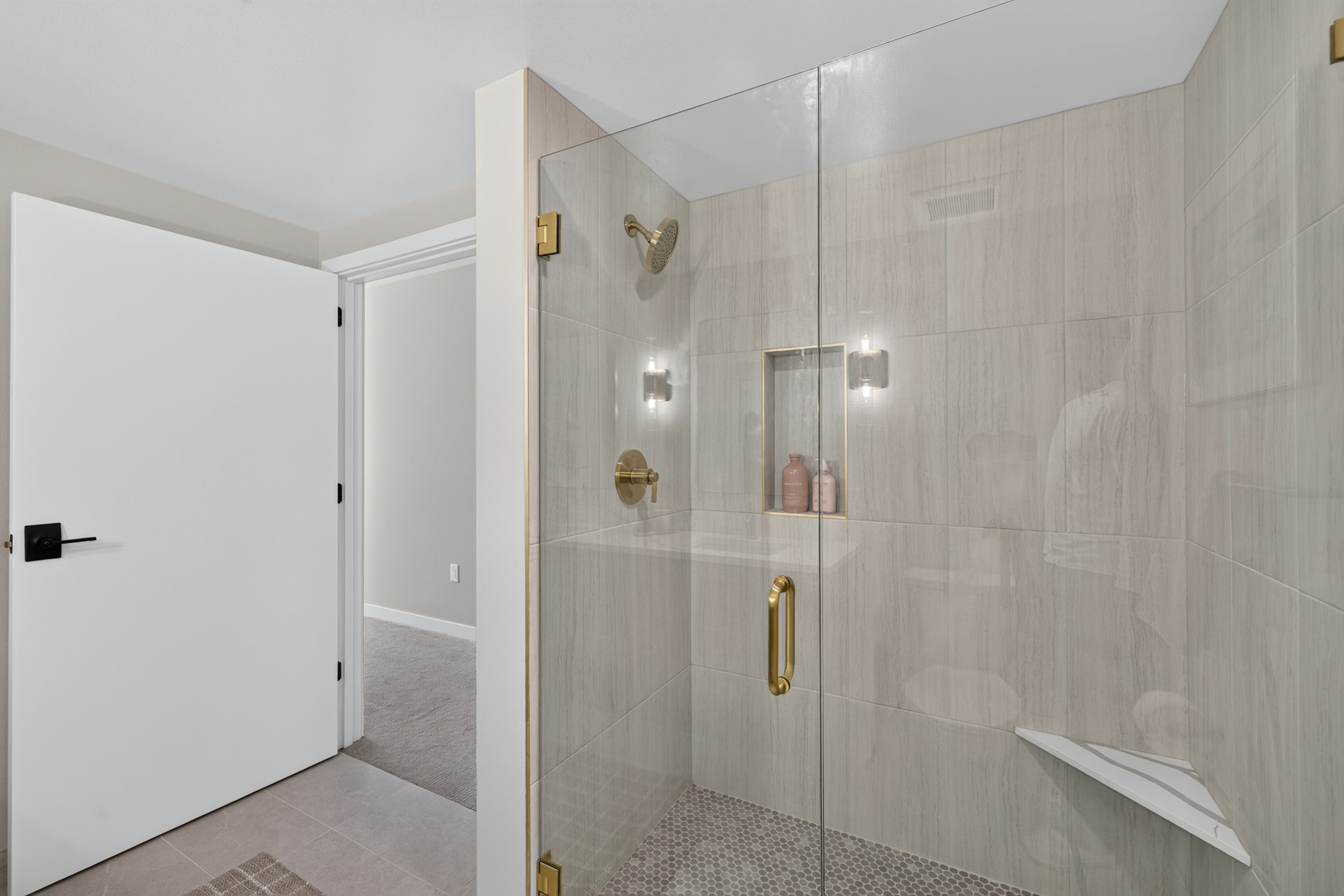 306 Center Street Unit 301 and 304-14.jpg