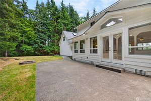 How the Right Location Protects Home Value in Oak Harbor