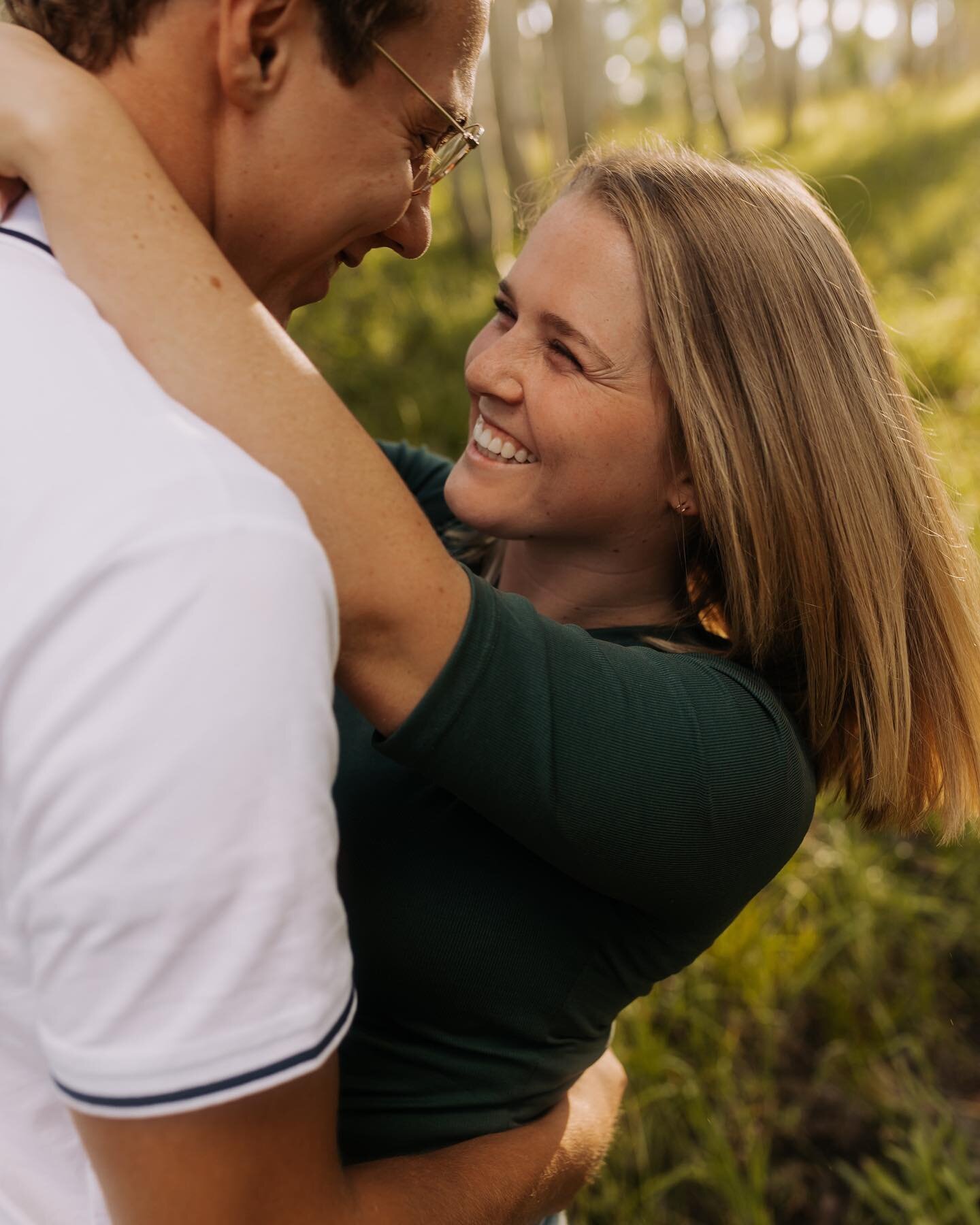 photos that are real up close and personal are my fav 🥹 there&rsquo;s nothing better than getting to see the true emotions of two people who are in love. what do you like better? up close or far away??