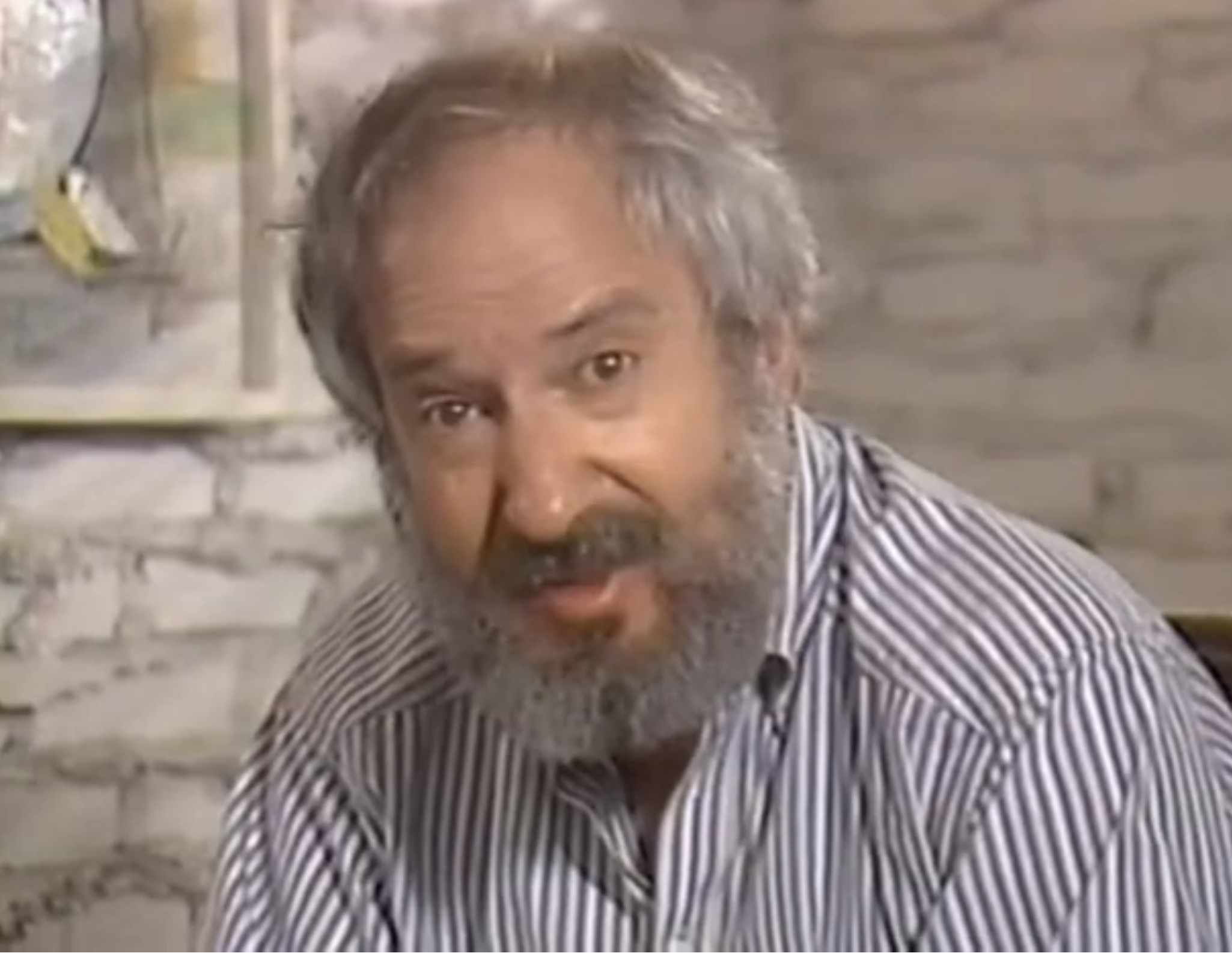 Image of Seymour Papert. Still from the 1986 "On Logo" video series filmed in St. Louis