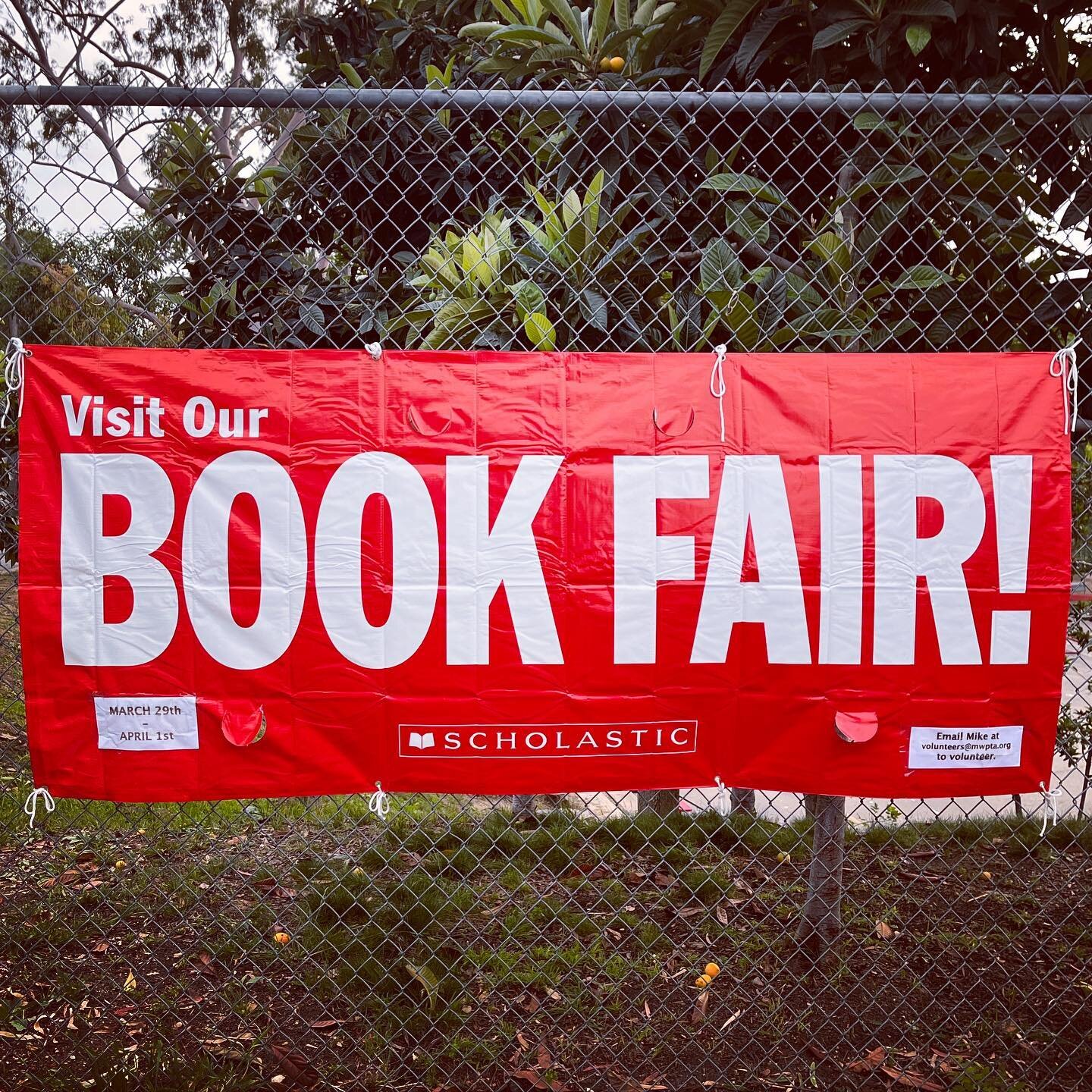scholastic book fair still kicking 🙏
📚
📚
📚
📚
#book #bookfair #bookstagram #thatbook #thatbookpod #reading #read #reader #library #librarylove #podcast #books