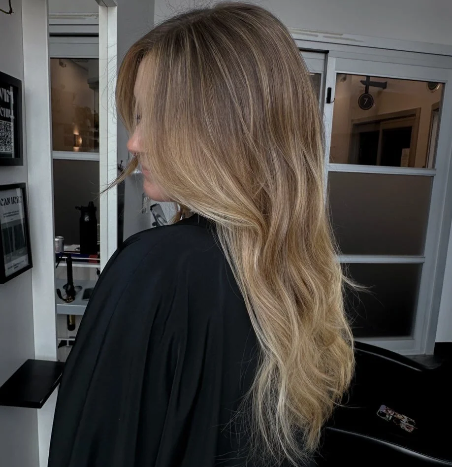 Warmth and pops for that low maintenance look that screams I woke up this beautiful. 

This was our second date so we totally were able to hone in on what we really needed the hair to look like both on natural and smooth days based on how how her nat