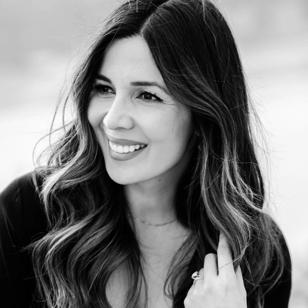 Hey, There! ππΌ β β β β β β β β β 
β β β β β β β β β 
For those of you who are new around here, I'm Giselle.  Wife to one heck of a guy (10 years in February), a mother to 4 girls and 2 dogs. β β β β β β β β β 
β β β β β β β β β 
I am also a photographer who doesn't like to have her p