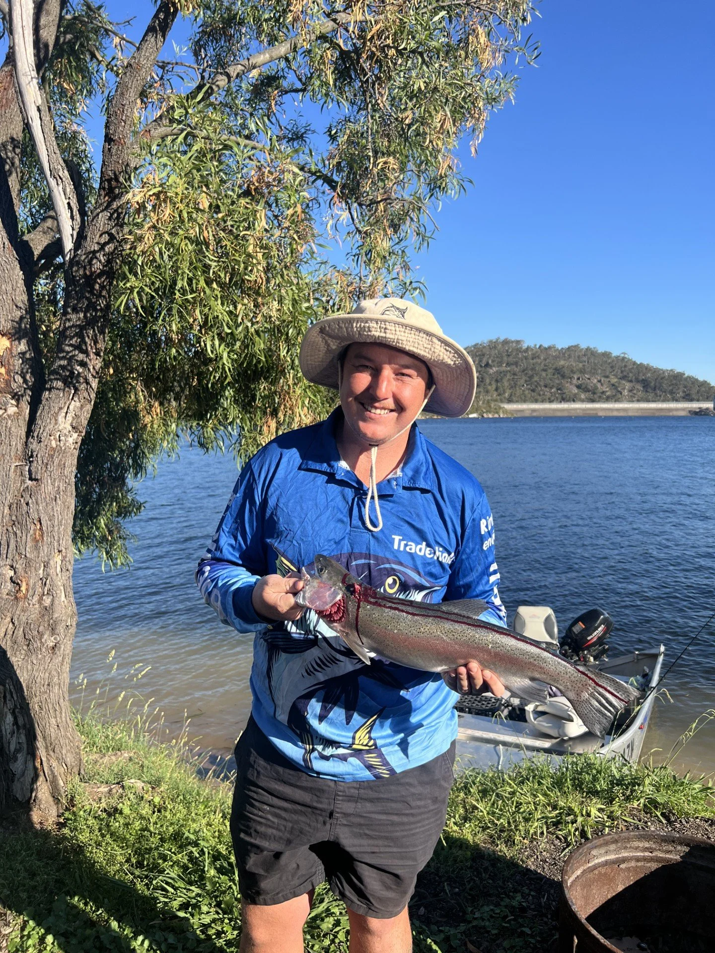 Thanks to Jon Cronin for allowing us to share this pic of him and his cracking catch - a 53cm Rainbow Trout. It's a beauty!

If you'd like to be featured, tag @lakelyellrecreationpark in your post, send it through via messenger or email us info@lakel