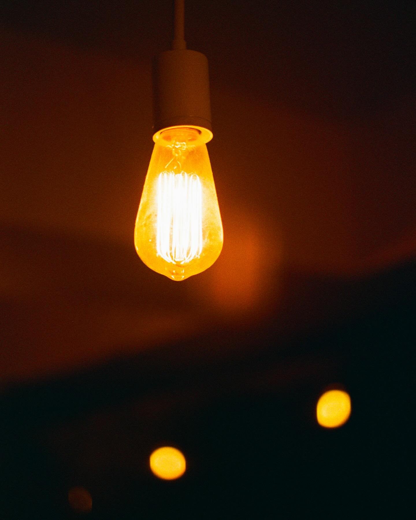 Illuminate

🎞️ @kodak Portra 800

In the back of a restaurant near St. Lawrence Market, hang these lights. Though bright on film, they make for a dim and moody atmosphere in-person.

#filmphotography #film #canonae1 #filmisnotdead #analogphotography