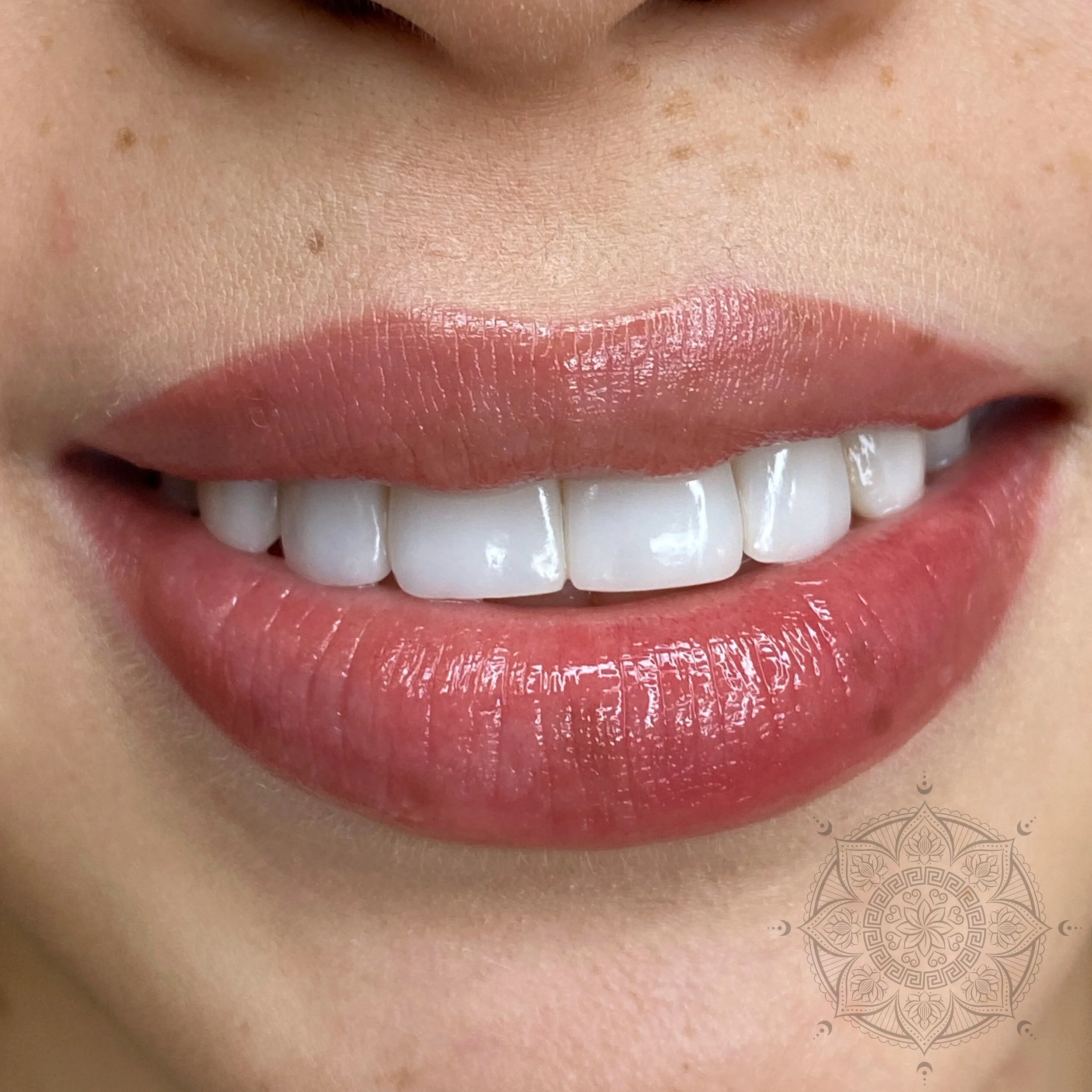 LIP BLUSH
