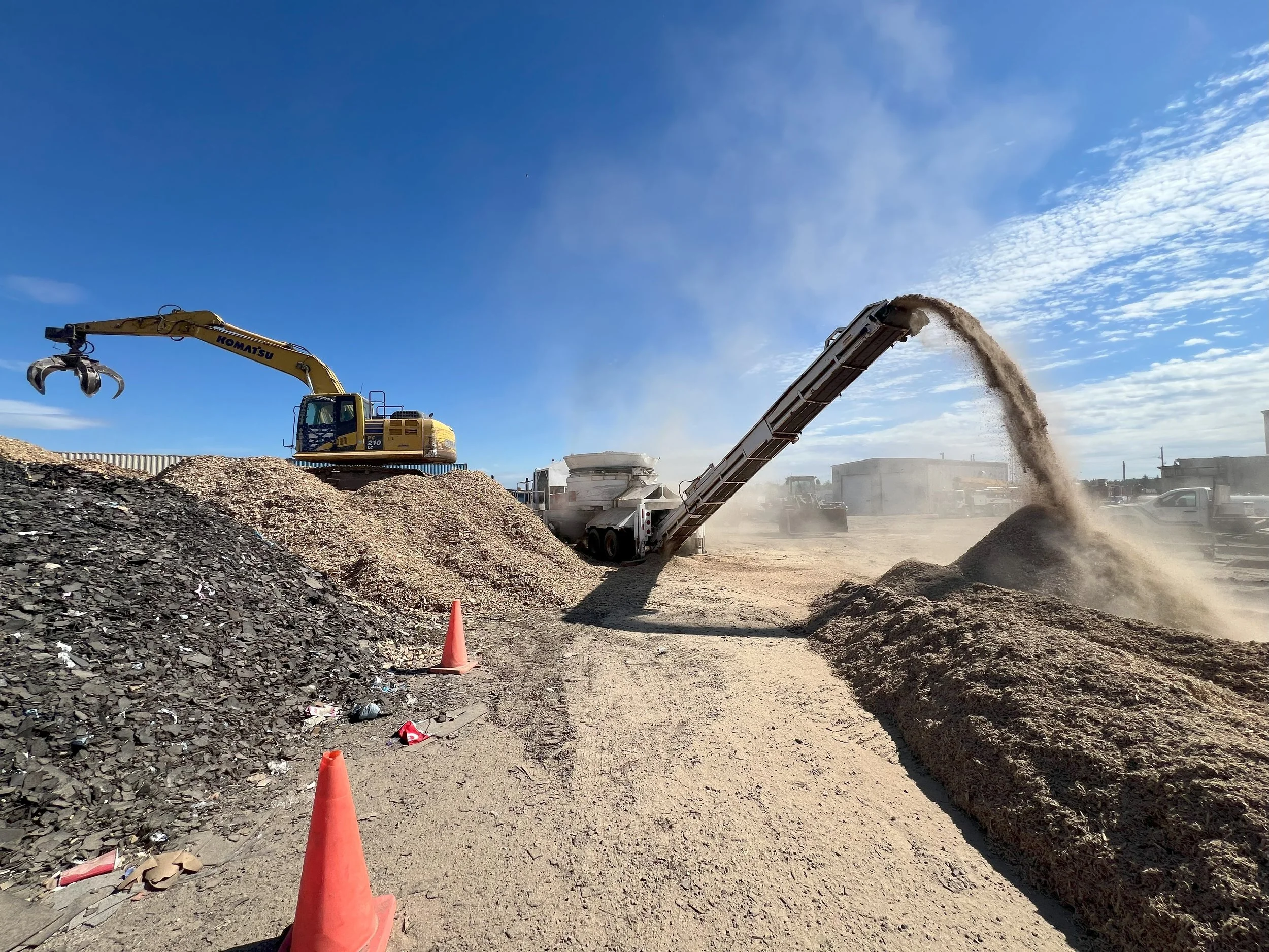 Tub Grinding at Green City Waste Management in Edmonton, AB
