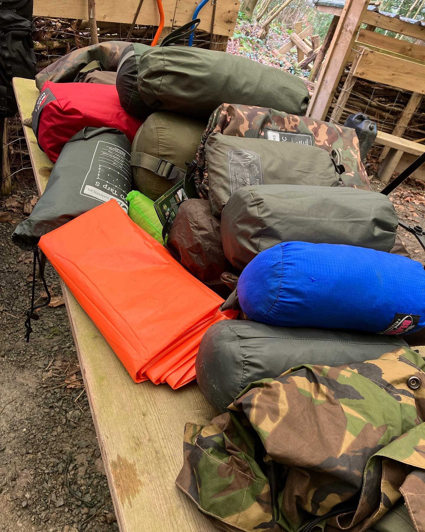 Sorting through #bugout #shelter options this wet and windy afternoon. Bivvy bags to bashas, tarps to tents. Loads of different options for your #bugoutbag . Video will out soon. 

#wildcampinguk #wildcamping #bugout #midwales #cambrianmountains #sht