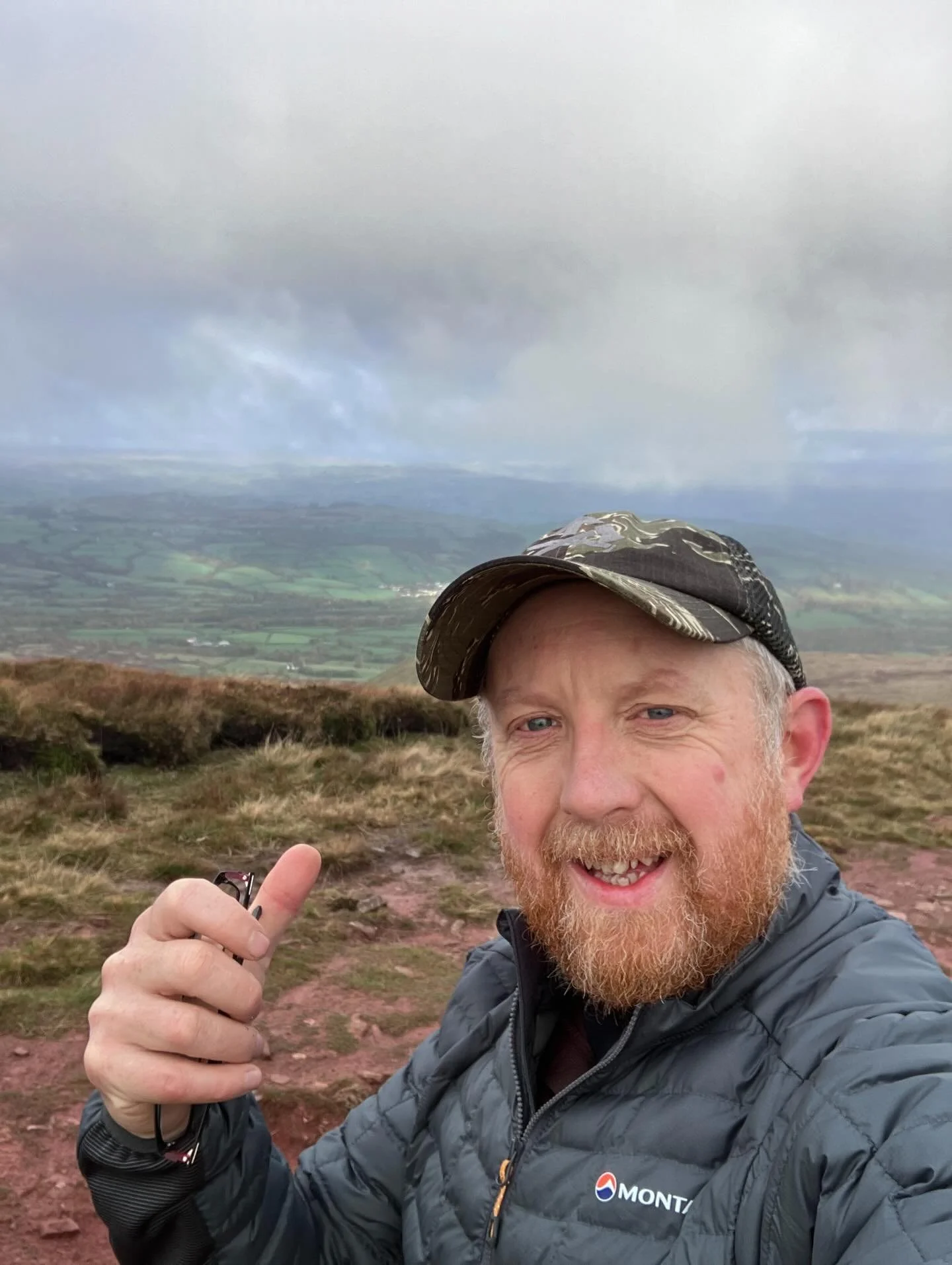 A beautiful brisk autumn morning on the approach to #penyfan with @first_in_events P Coy trilogy 🤙 also taking the opportunity to test a bit of kit from @highlanderforces and others 

#wildcampinguk #wildcamping #bugout #midwales #cambrianmountains 