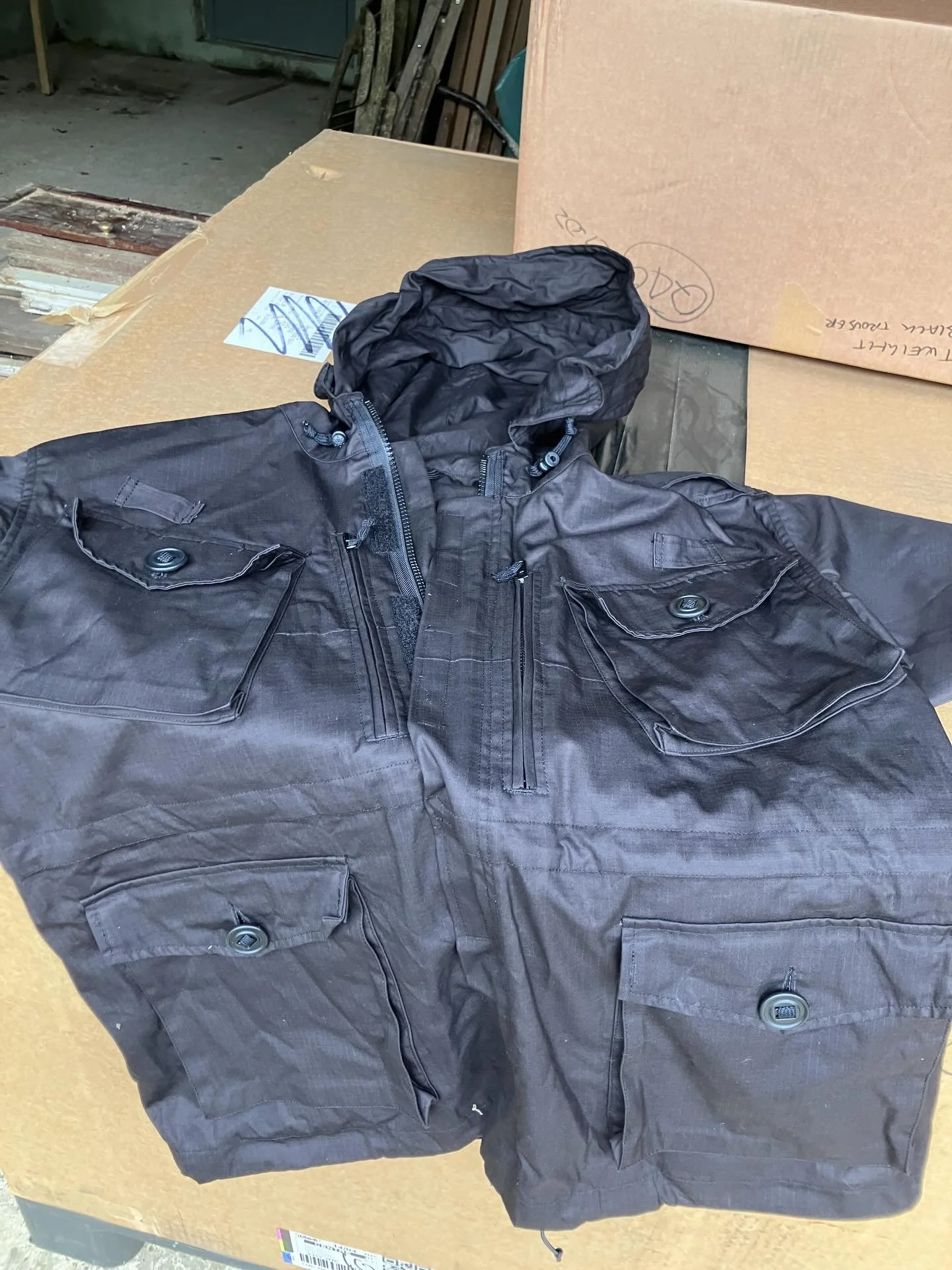 💥NEW IN💥 for all you Sneaky Beaky types. 👀 Look to what Just landed at @thebugoutuk genuine issue black field jackets, black lightweight&rsquo;s, boots and s#!T load of camo netting. 

#stealthy #prepping #survival