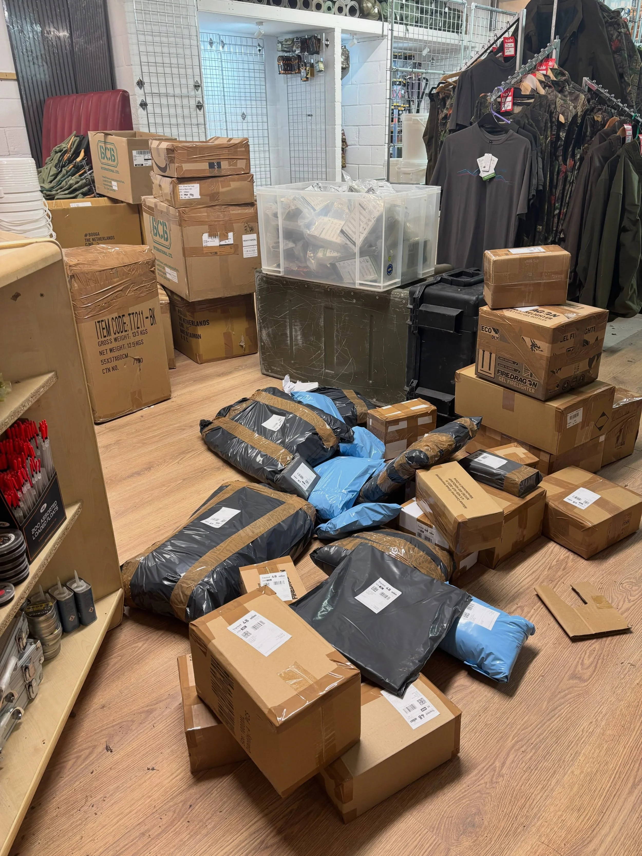 I like being busy but this is getting silly now. 16:00 on a Sunday afternoon and still orders to pack 😩
