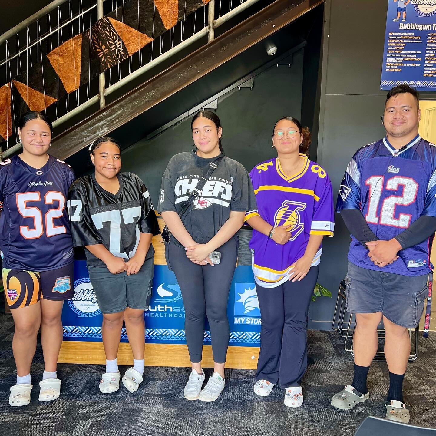 Day 3 of Bubblegum&rsquo;s Free Back to School Holiday Programme 🏈⚽️😎🏆🏀🏐 Sports Day

Super important that we encourage our rangatahi to stay active and emphasise how physical activity contributes to our overall health and wellbeing 😌

Young peo