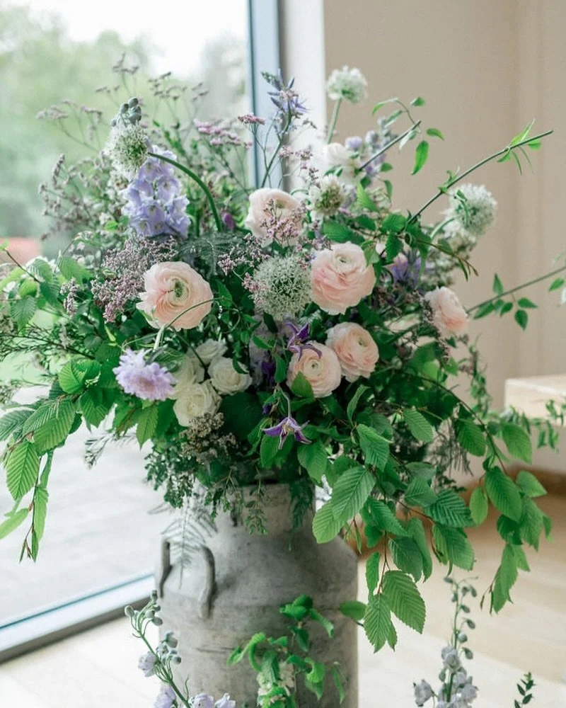 🌸Ceremony flowers🌸

Wild and tumbling florals in soft pastels for a spring wedding for our lovely couple J&amp;R. The British weather was not on our side so we moved the ceremony inside last minute. Always very important to have a plan B in case of