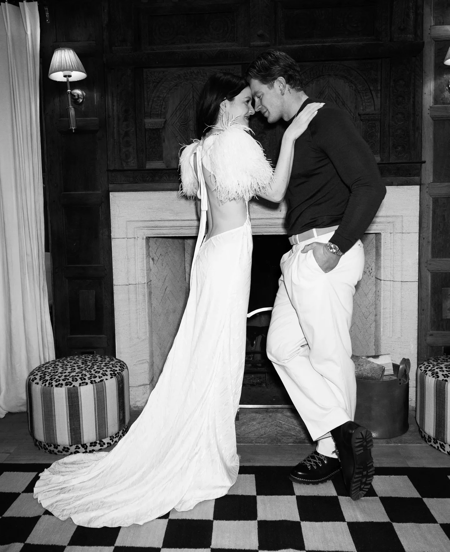 Hangover brunch 🍸

An intimate brunch for @hollyramsaypeaty and @adamramsaypeaty with their families and closest friends. The perfect way to end an unforgettable weekend full of love and celebrations. 

Soft pink tones, embroidered bow place names a