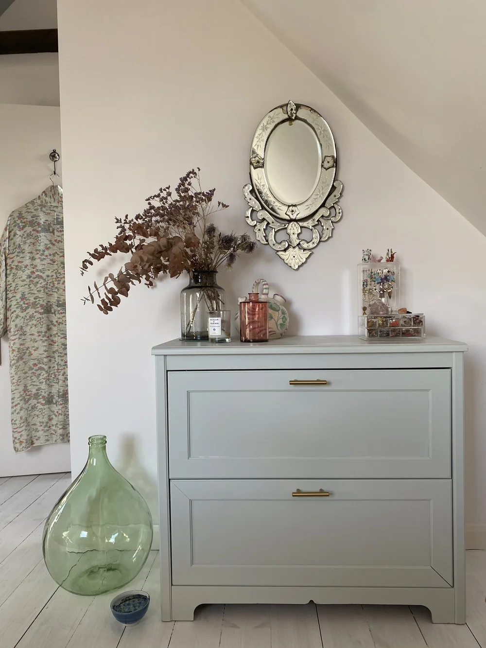 This unit Lea found dumped out on the street and she re-painted it using Little Green’s Aquamarine