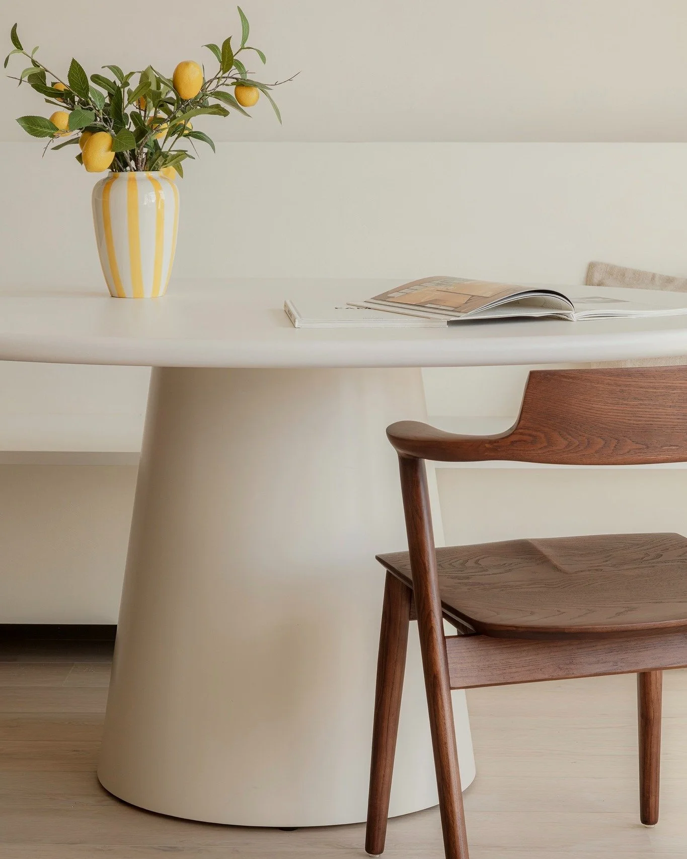 Geen standaard interieur, maar een levensstijl op maat.
.
.
.

#geva #gevakeukeneninterieur #interieur #maatwerk #interieuropmaat #interior #vakmanschap #interieurinspiratie #interiorinspiration #interiordesign