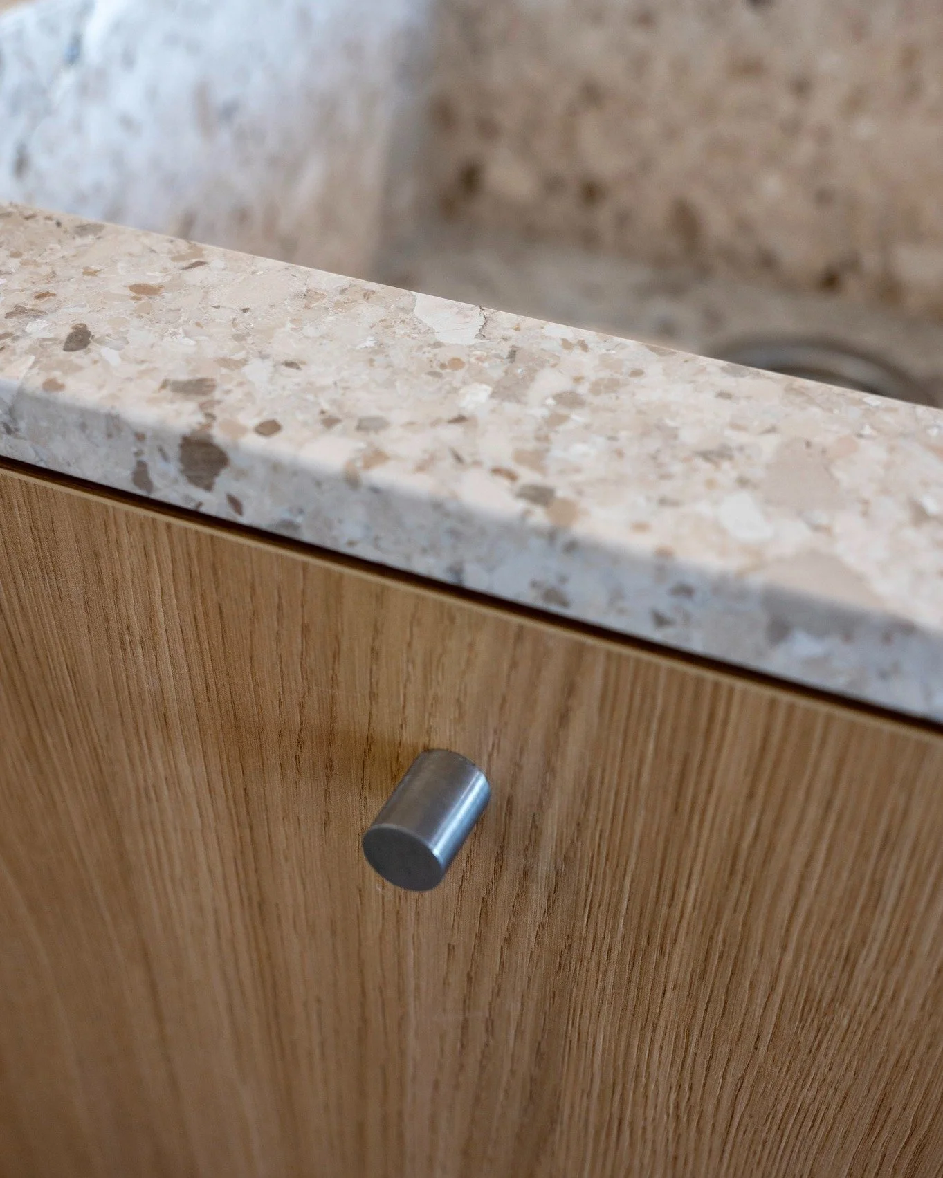 Where details matter. ✨

#geva #keukeneninterieur #interieuropmaat #interieurinspiratie #keukenontwerp #keukendesign #newkitchen #keukeninspiratie #details #detailsmatter