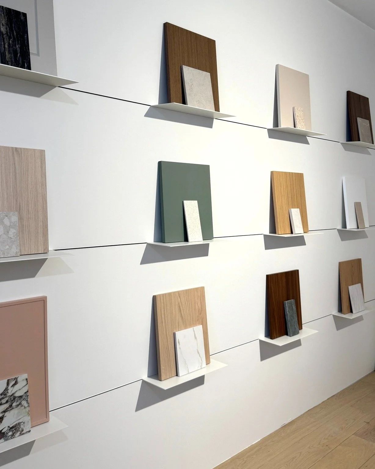 Timeless design is built on the right choices.

#geva  #interieuropmaat #showroom #maatwerkinterieur #interior #interieurinspiratie #interiordesign #gevakeukeneninterieur #maatwerk