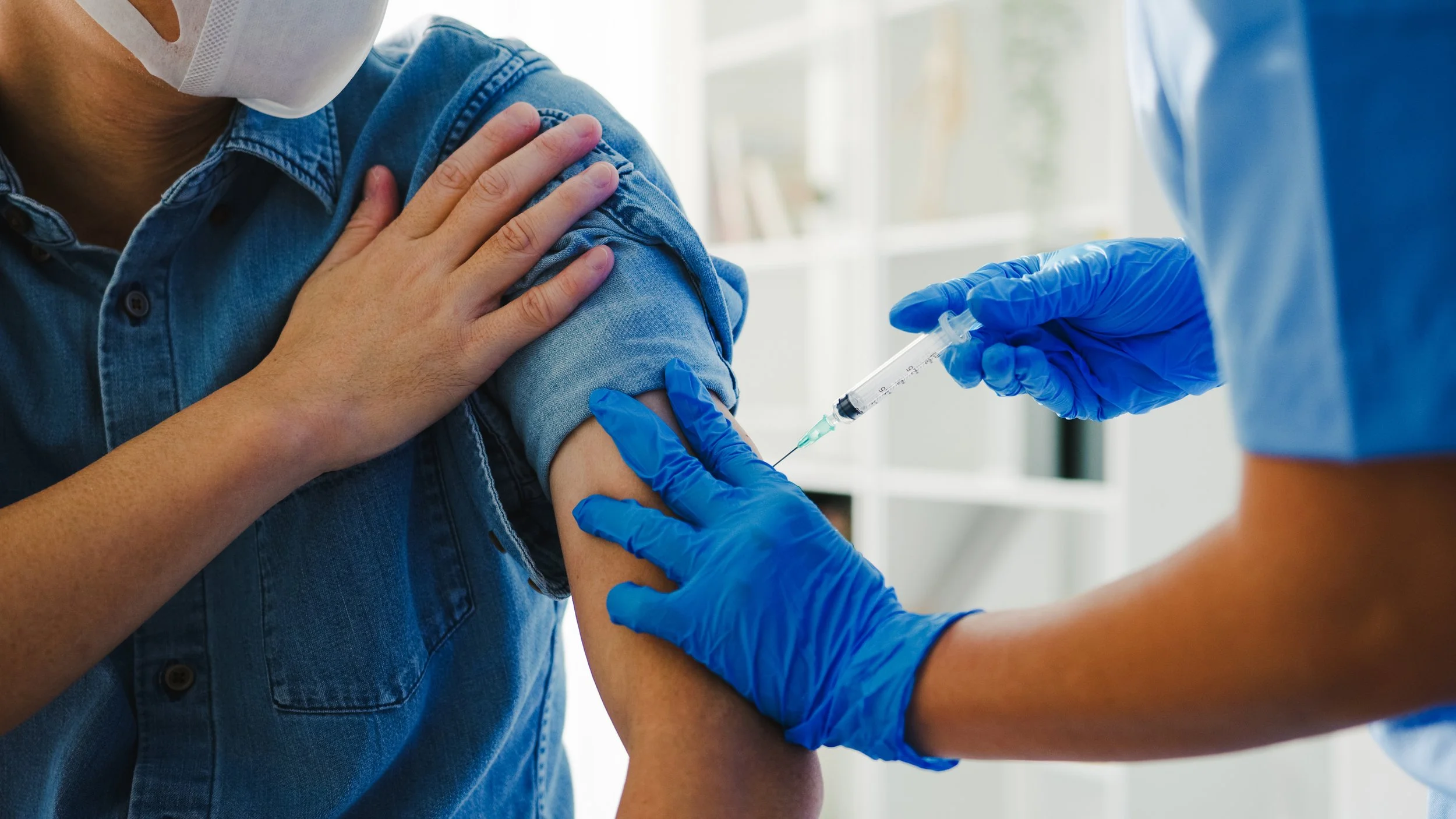 Nova lei obriga empresas a informar sobre vacinação e prevenção de doenças: o que muda na prática?