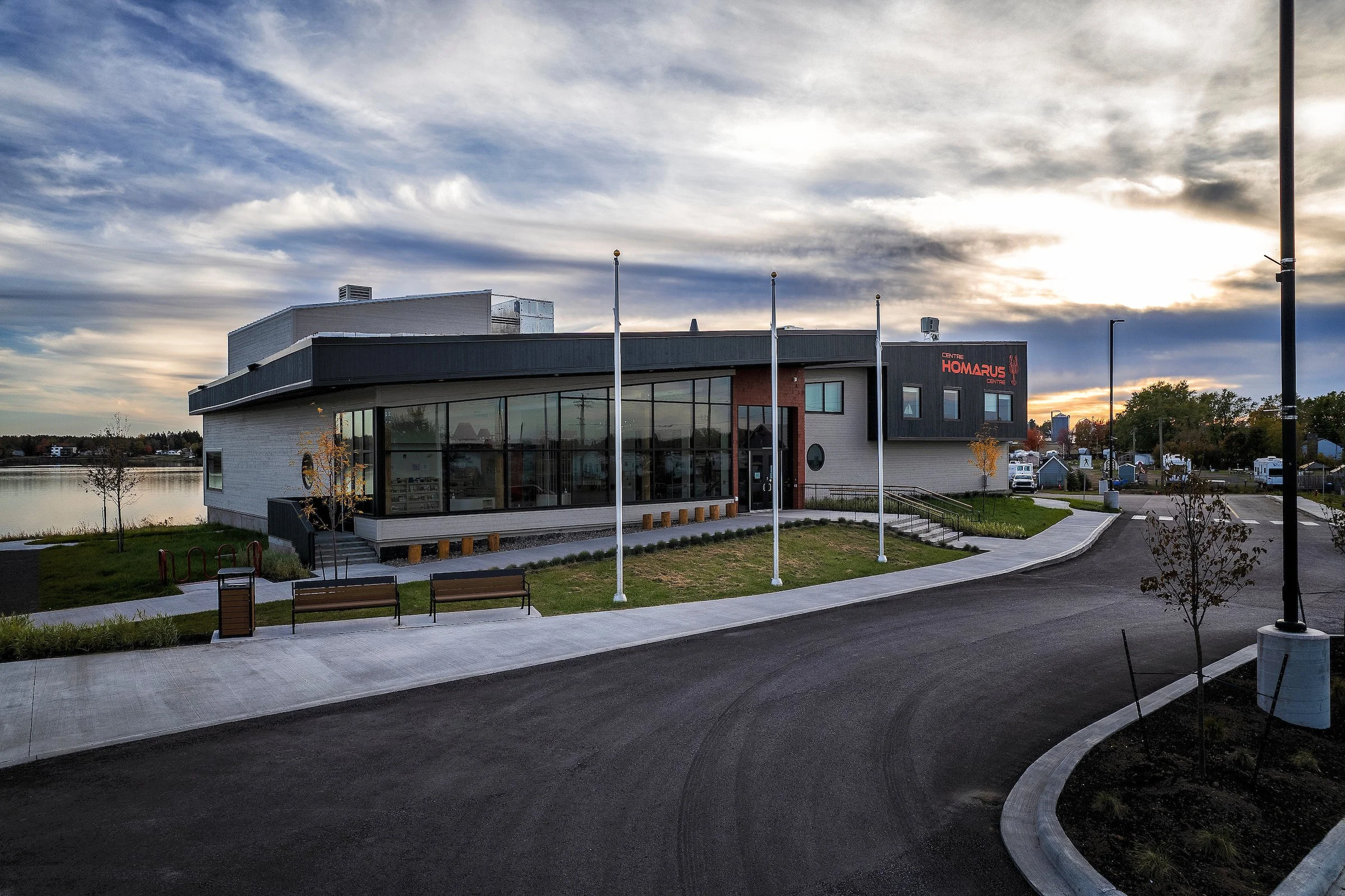 Homarus side front copy.jpg