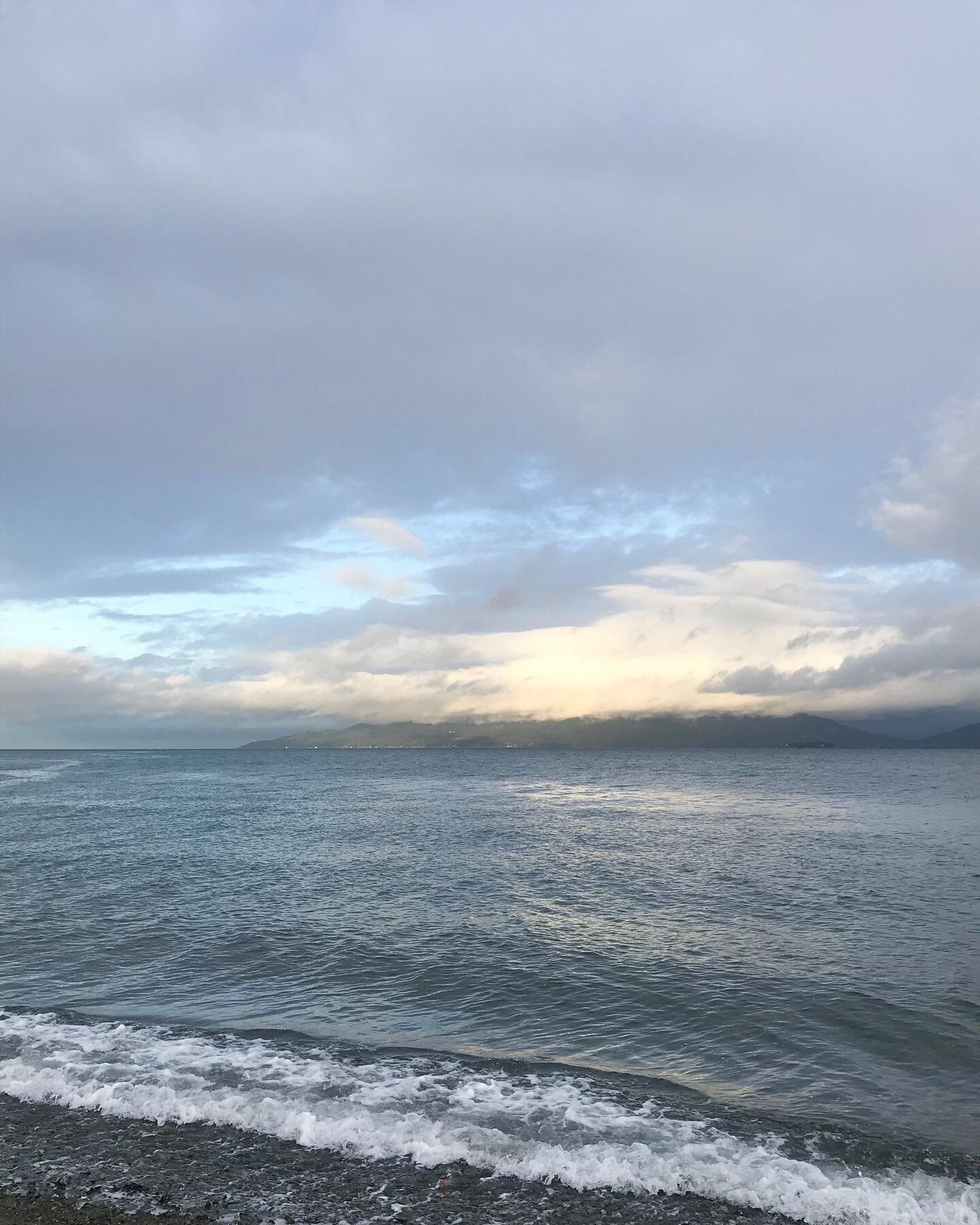 Staring at the ocean actually changes our brain waves' frequency and puts us into a mild meditative state. ❤️ #vitaminSea

Oceans I'm grateful to have been able to stare at, in order from warmest to coldest: 
🌊 Caribbean Sea 
🌊 North Pacific 
🌊 No