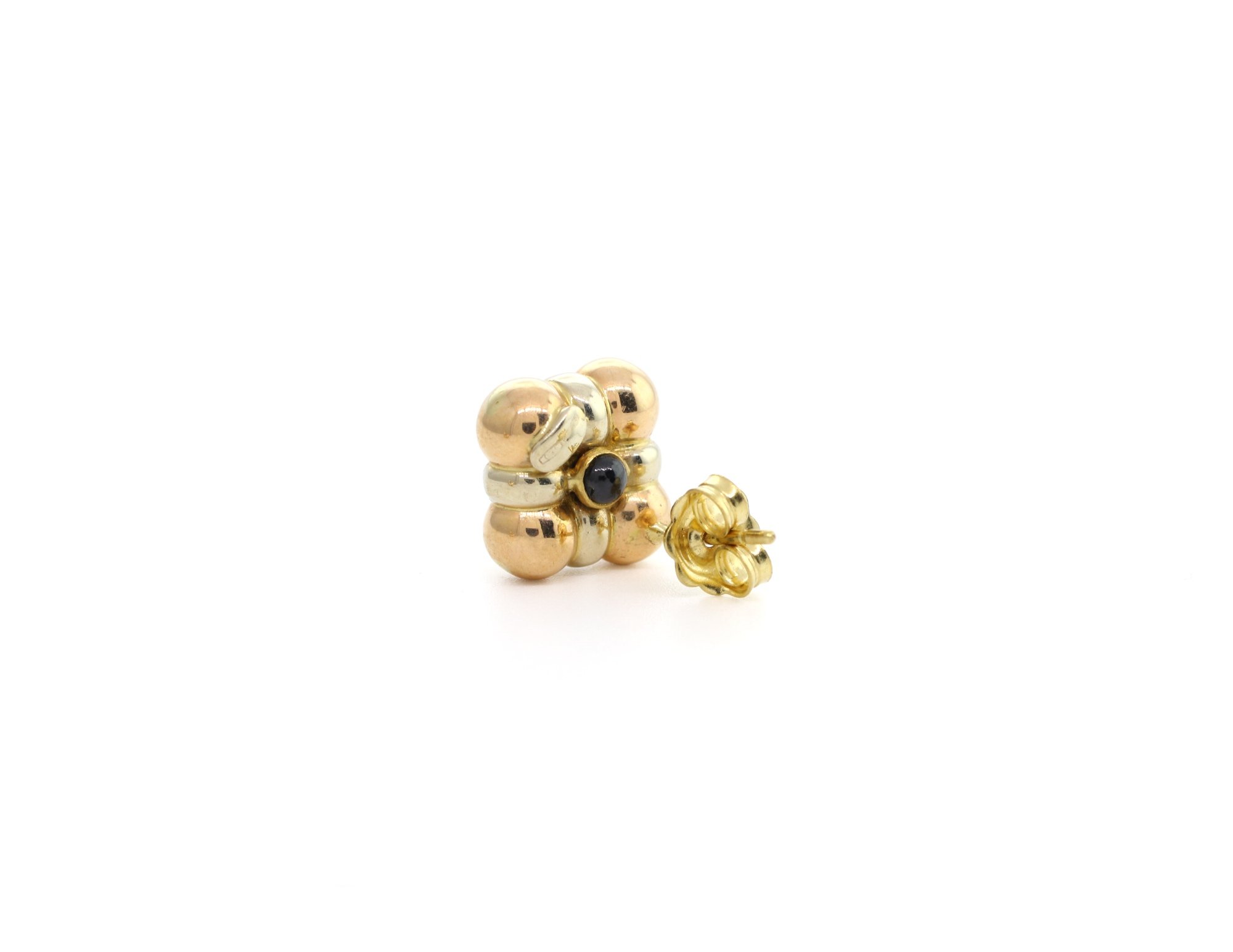 Rose_white+gold+button+Earrings+II+%281%29.jpg