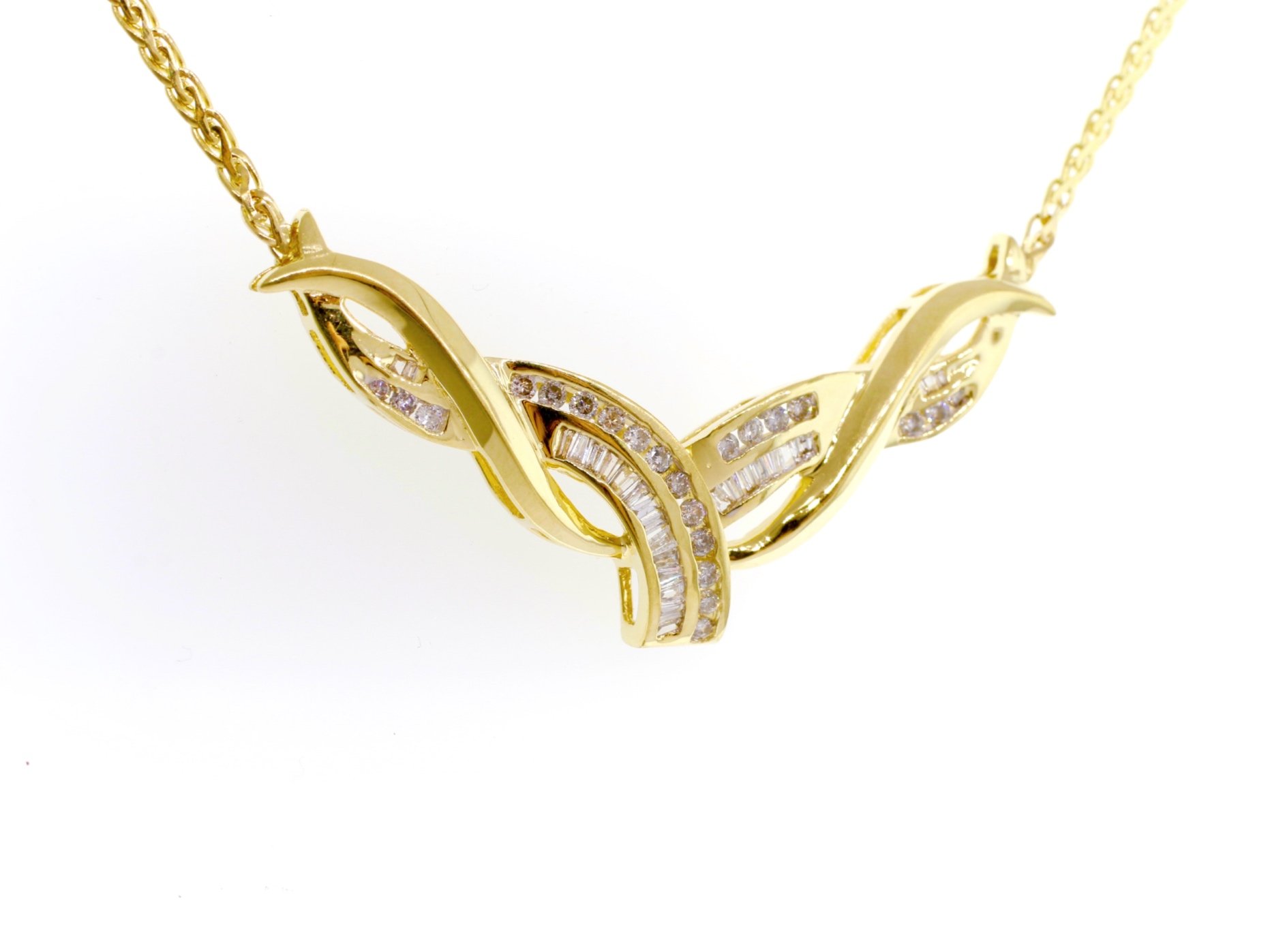 Design+yellow+gold+necklace+close+up+NikkiTaylors.jpg