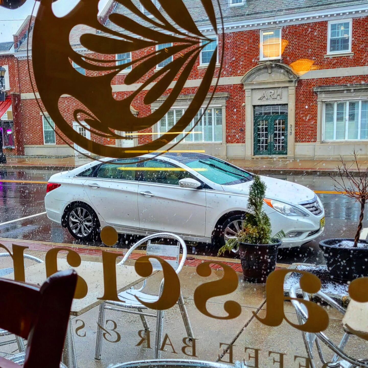 It's really coming down! Be safe, @downtown.hammonton! We are open currently, but stay tuned for updates!

Stop by for a hot coffee or hot cocoa on your way home!