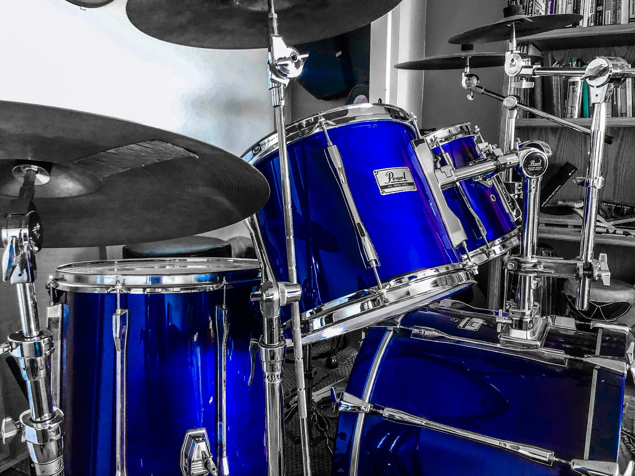 Brian Sintay's blue Pearl drum set