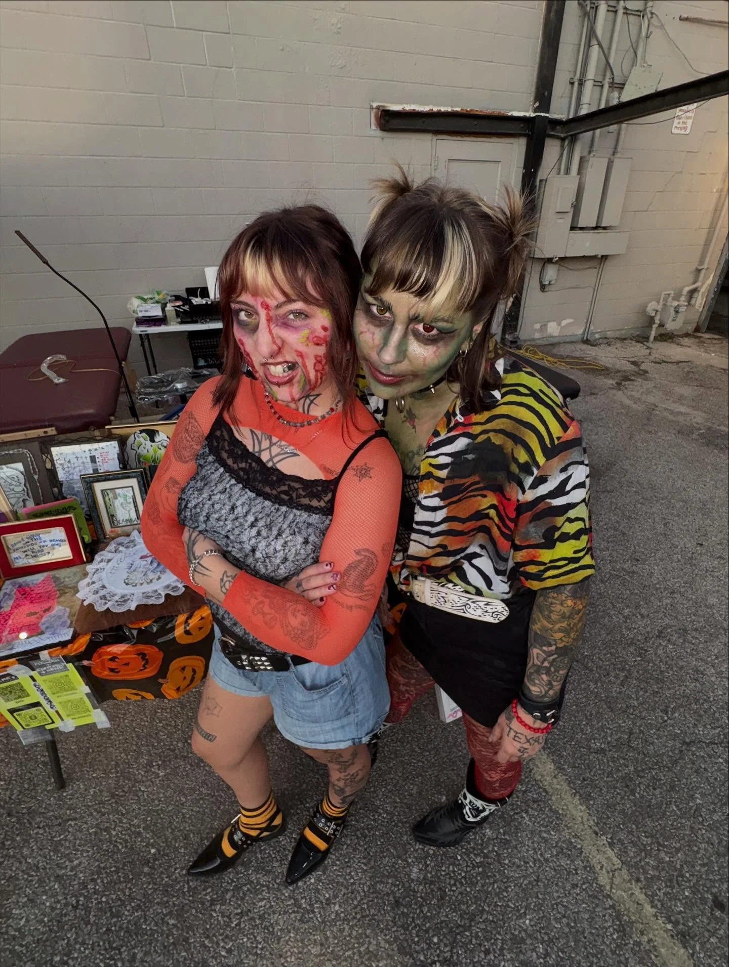 come get tattooed by ur favorite freaks!!!!!! we&rsquo;re here till 11 and donating 100% to sue&ntilde;os sin fronteras birth justice mutual aid fund!!!! hope 2 see u soon!!!💀🎃🪦🧟&zwj;♀️