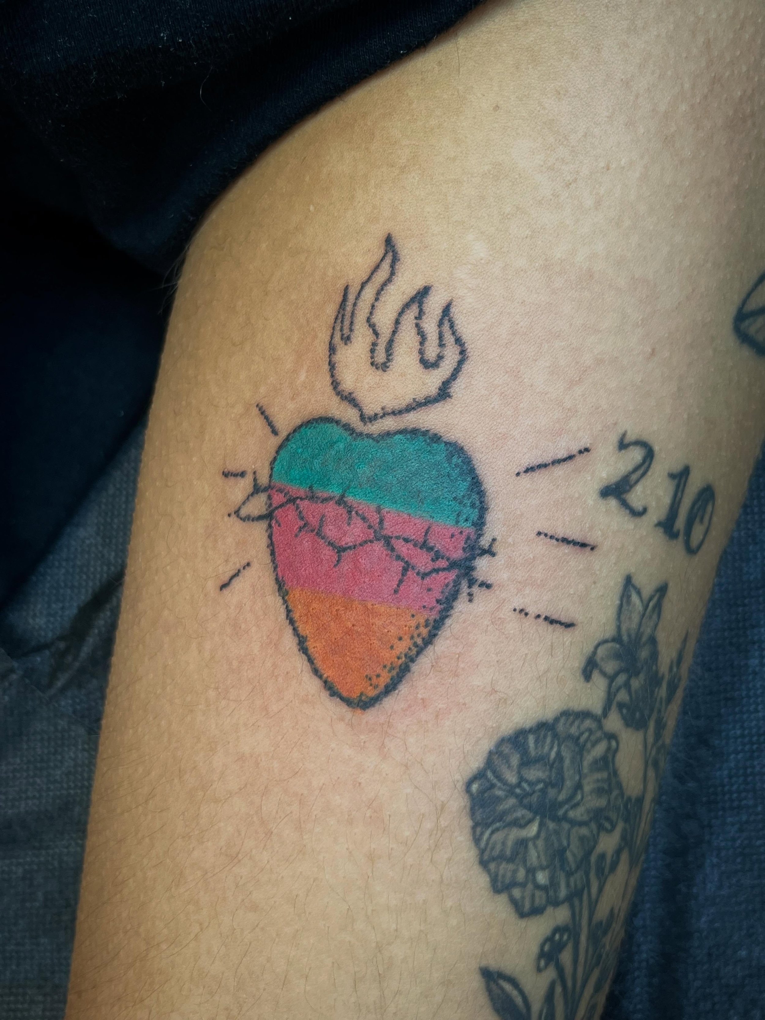We 🩵🩷🧡 our Spurs!!!! Made today off of our $50 June sheet by @rogeliortiztattoo 👽🛸 Walk-in or book 2 get one of ur own