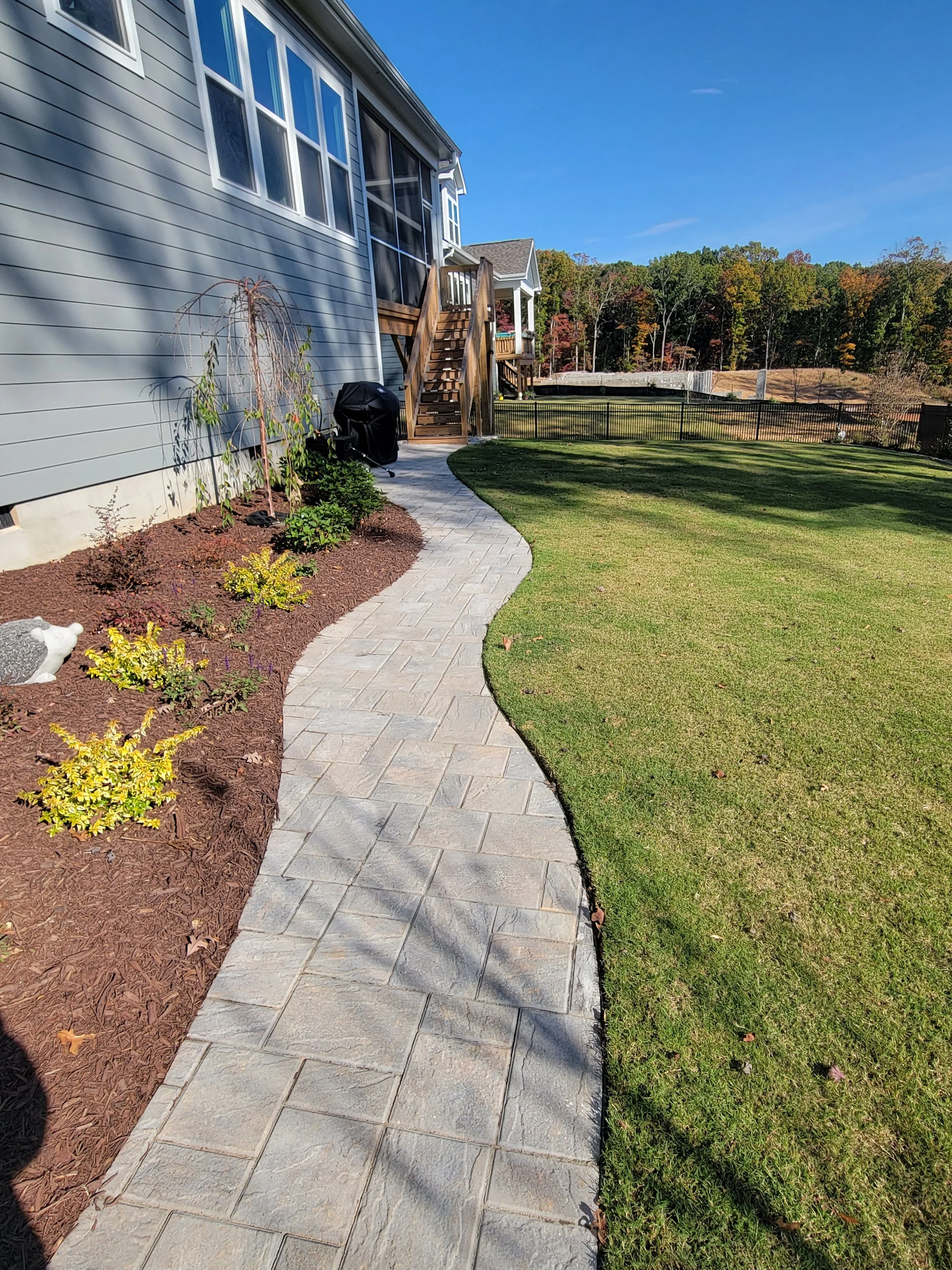 Hardscaping Softscaping Garden Bed Mulch Walkway.jpg