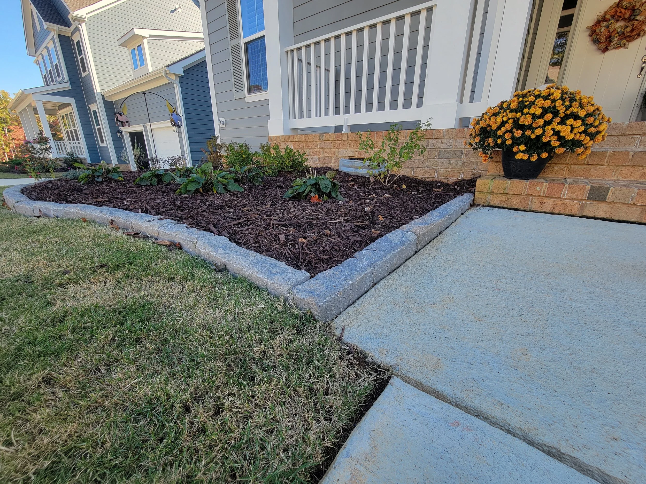 Softscaping Mulch Garden Bed Close Up.jpg