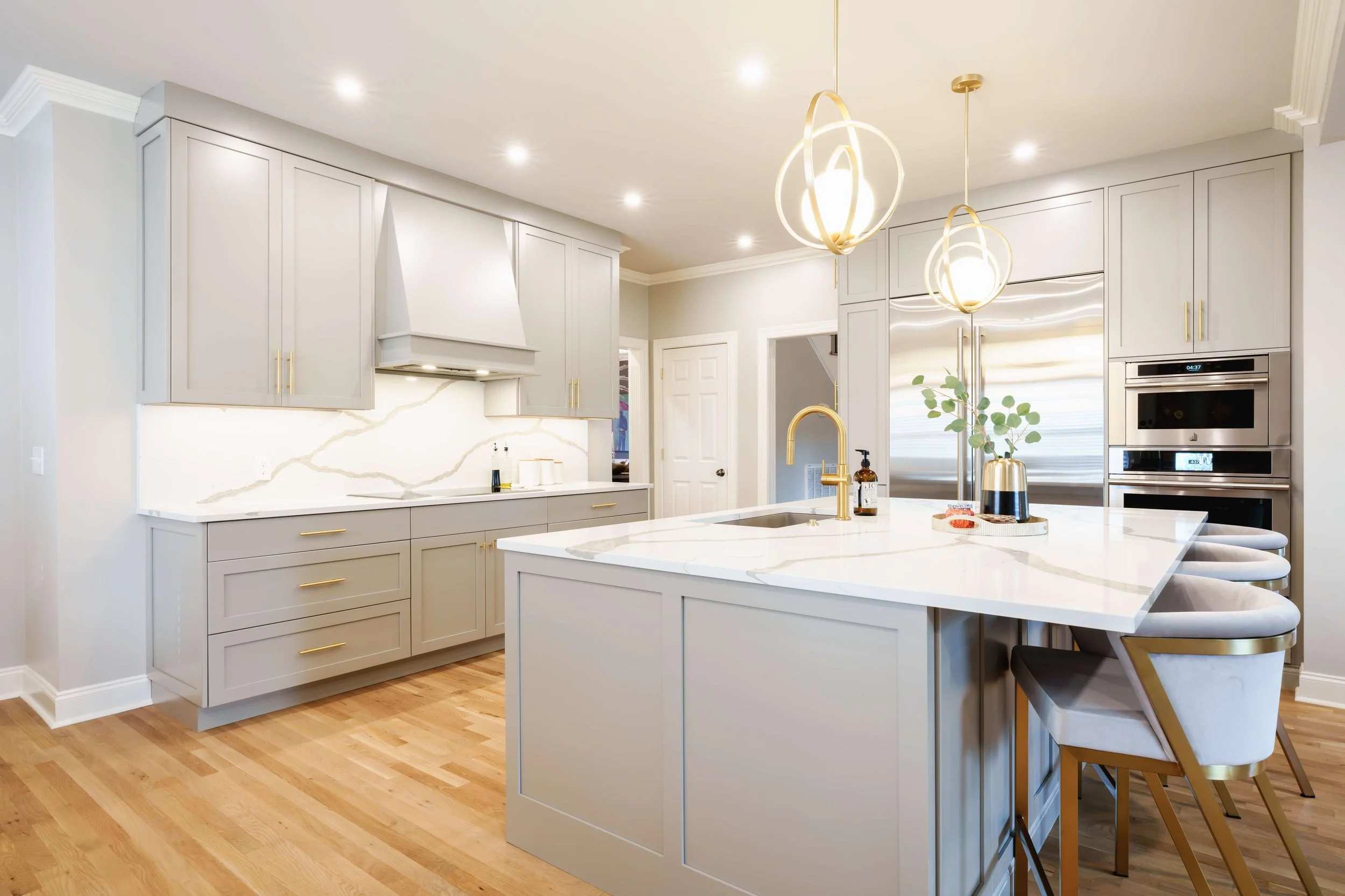 island and kitchen hood