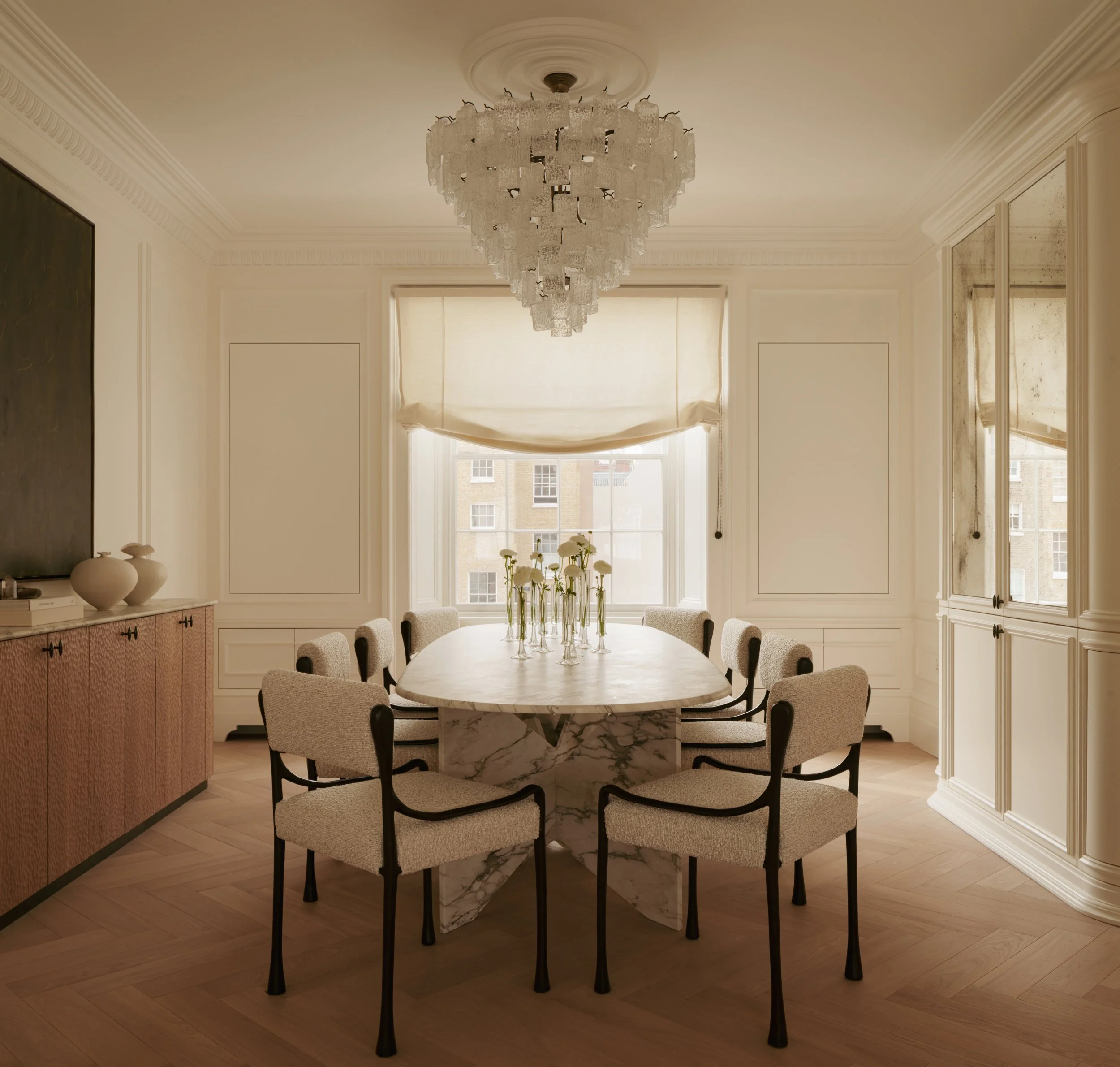 Covet_Noir_101_Eaton_Place_LR_20.jpg