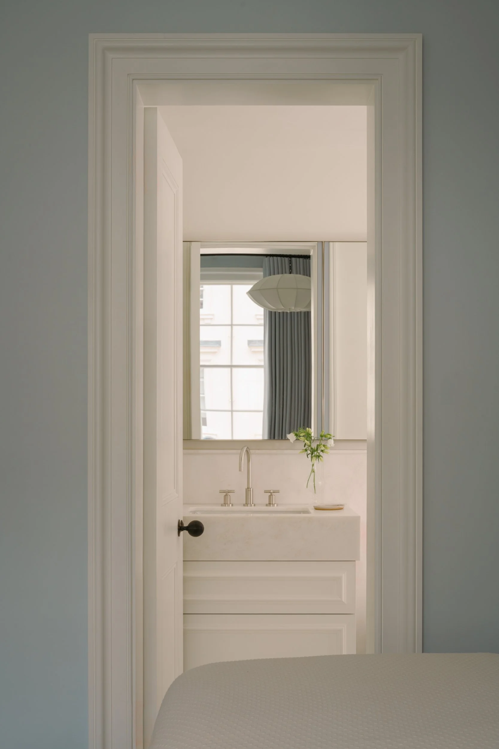 Covet_Noir_101_Eaton_Place_LR_40.jpg