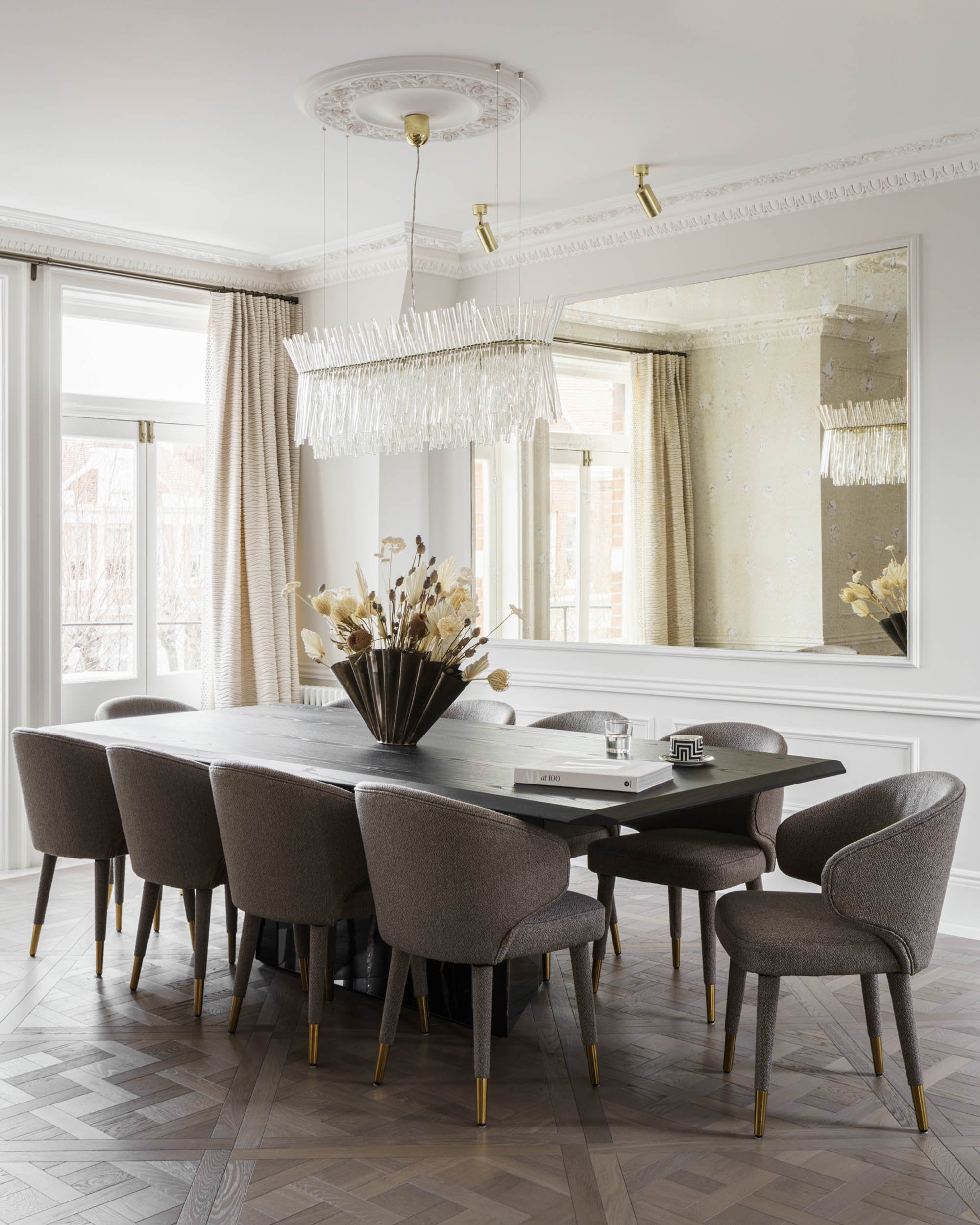 interior-design-parisian-dining-table-setting.jpg
